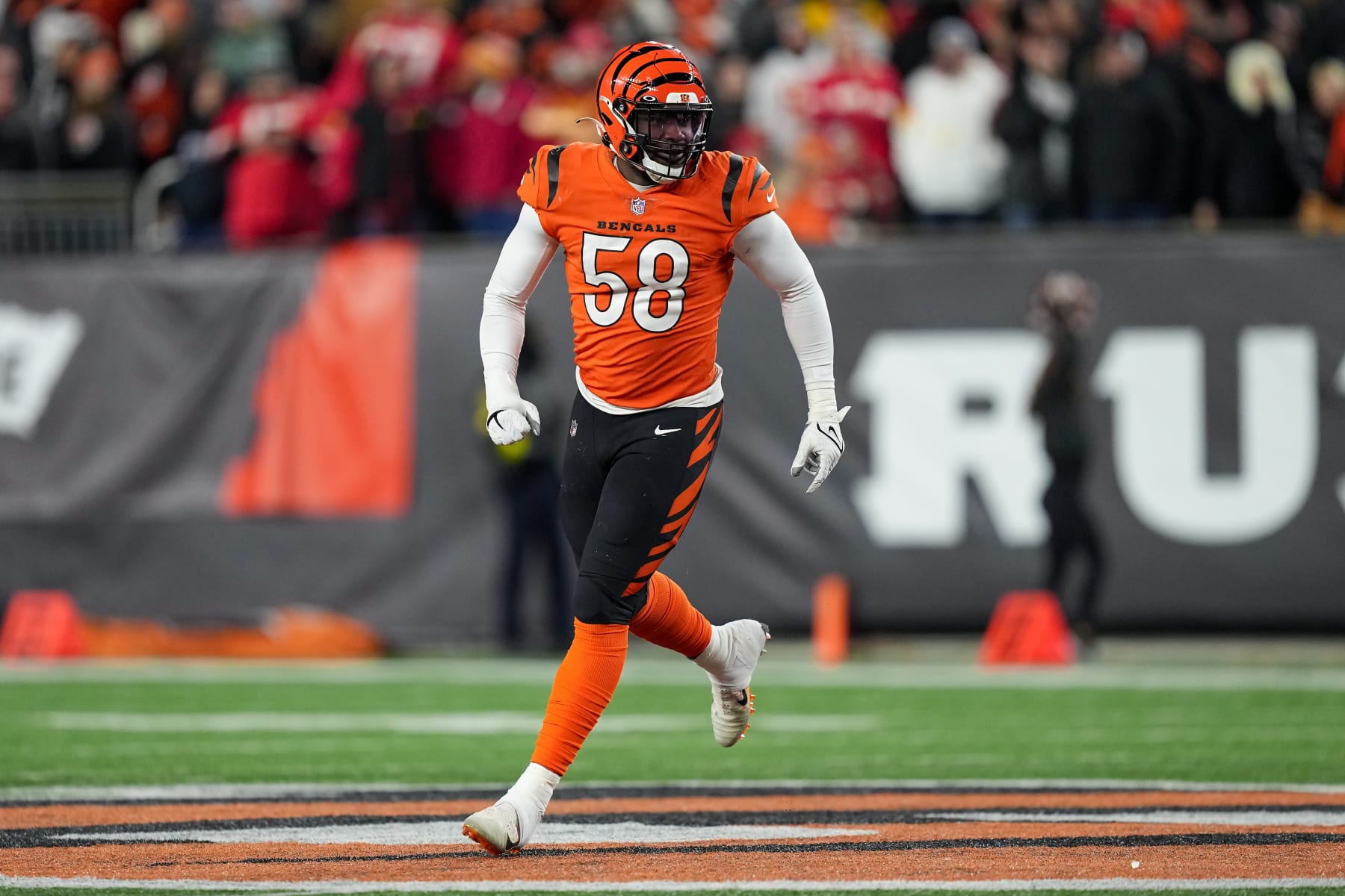 CINCINNATI, OHIO - DECEMBER 04: Joseph Ossai #58 of the Cincinnati Bengals reacts after recording a sack in the fourth quarter against the Kansas City Chiefs at Paycor Stadium on December 04, 2022 in Cincinnati, Ohio. (Photo by Dylan Buell/Getty Images)