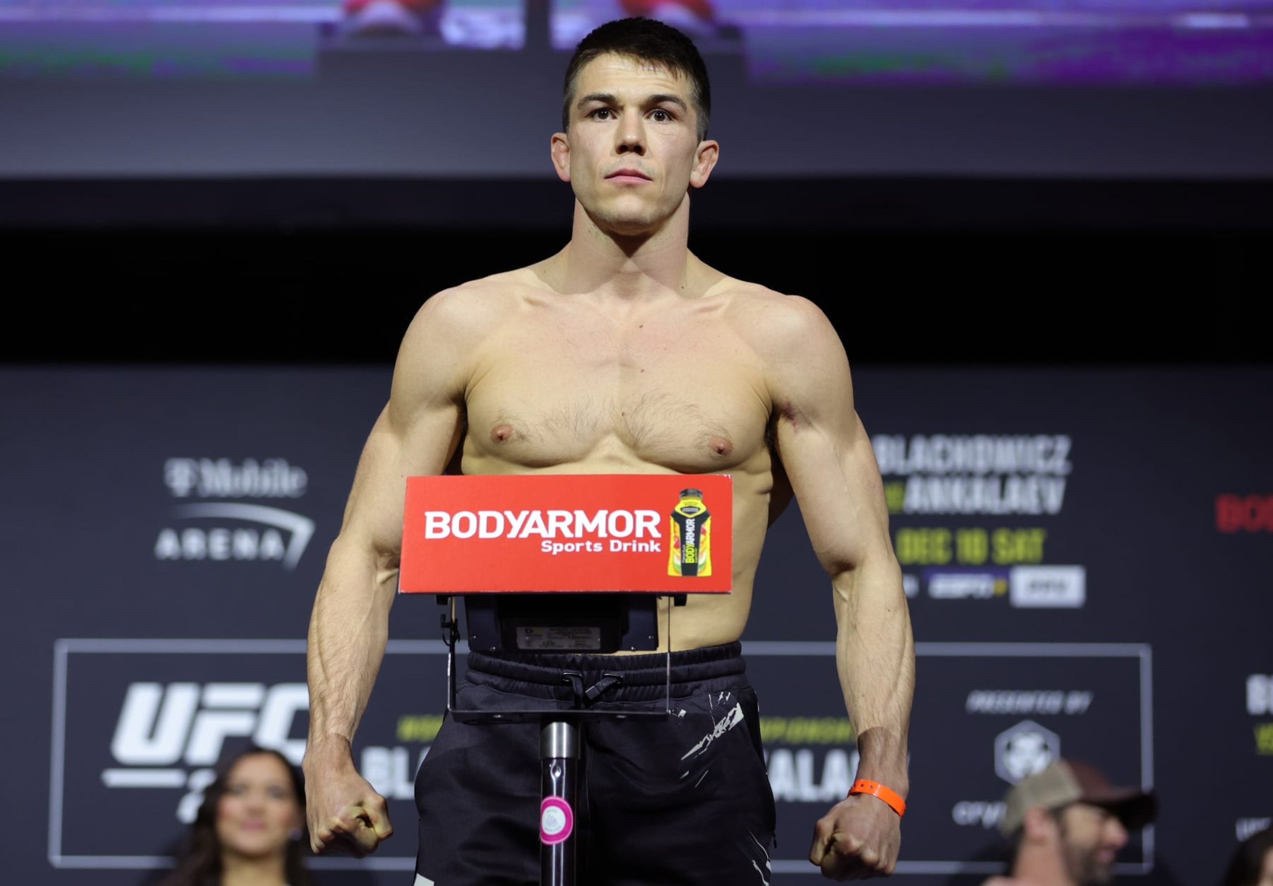 Alexander Hernandez desperately needs a win over Jim Miller.