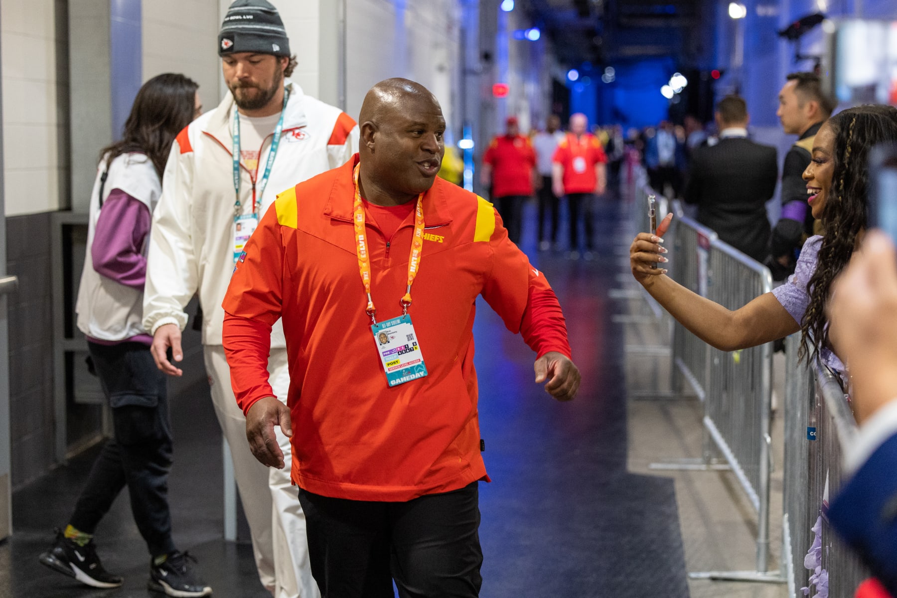 GLENDALE, AZ - FEBRUARY 12: Kansas City offensive coordinator Eric Bieniemy entering the stadium at Super Bowl LVII between the Philadelphia Eagles and the Kansas City Chiefs on Sunday, February 12th, 2023 at State Farm Stadium in Glendale, AZ. (Photo by Adam Bow/Icon Sportswire via Getty Images)