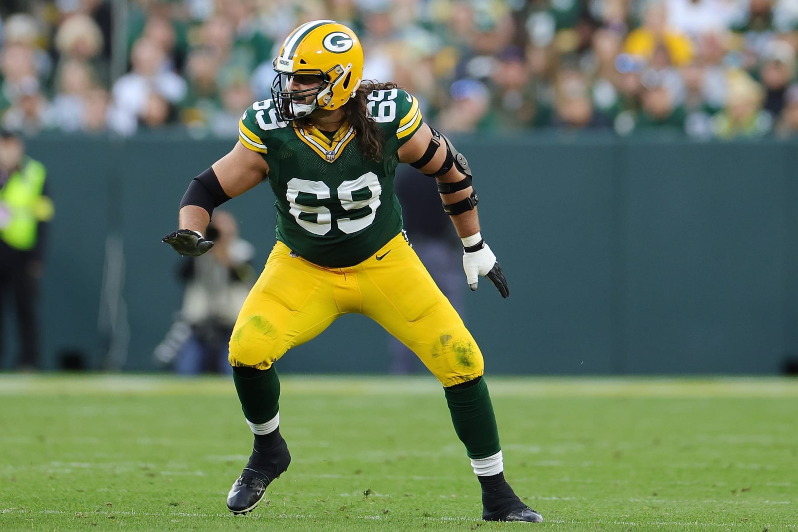 GREEN BAY, WISCONSIN - OCTOBER 02: David Bakhtiari #69 of the Green Bay Packers reacts to a play during a game against the New England Patriots at Lambeau Field on October 02, 2022 in Green Bay, Wisconsin. The Packers defeated the Patriots 27-24 in overtime. (Photo by Stacy Revere/Getty Images) GREEN BAY, WISCONSIN - OCTOBER 02: David Bakhtiari #69 of the Green Bay Packers reacts to a play during a game against the New England Patriots at Lambeau Field on October 02, 2022 in Green Bay, Wisconsin. The Packers defeated the Patriots 27-24 in overtime. (Photo by Stacy Revere/Getty Images)