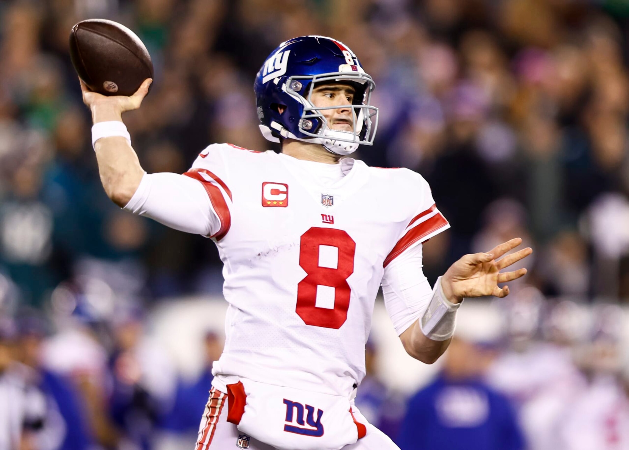 PHILADELPHIA, PA - JANUARY 21: Daniel Jones #8 of the New York Giants throws a pass during the fourth quarter of an NFL divisional round football game against the Philadelphia Eagles at Lincoln Financial Field on January 21, 2023 in Philadelphia, Pennsylvania. (Photo by Kevin Sabitus/Getty Images)