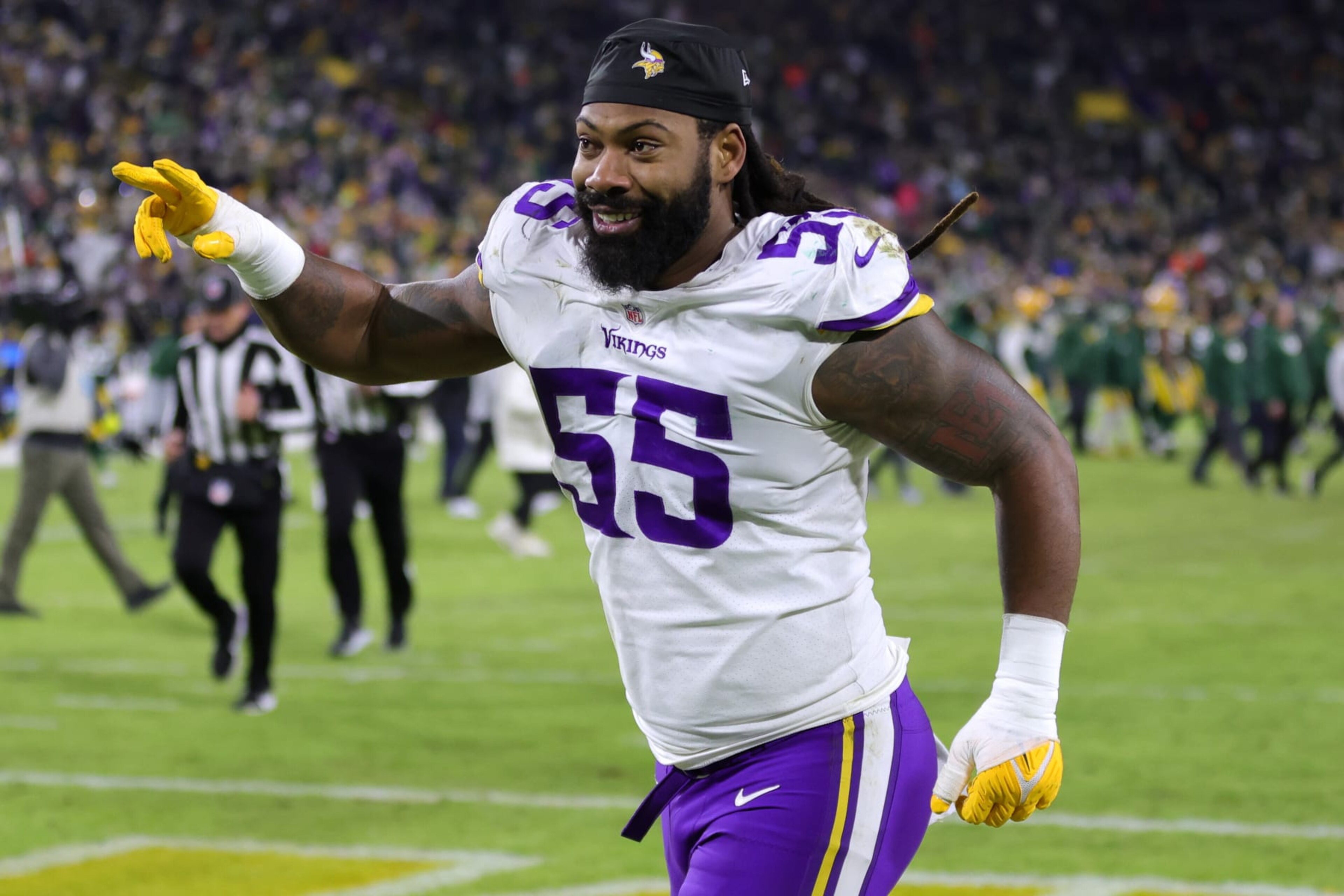 Vikings edge Za'Darius Smith Vikings edge Za'Darius Smith