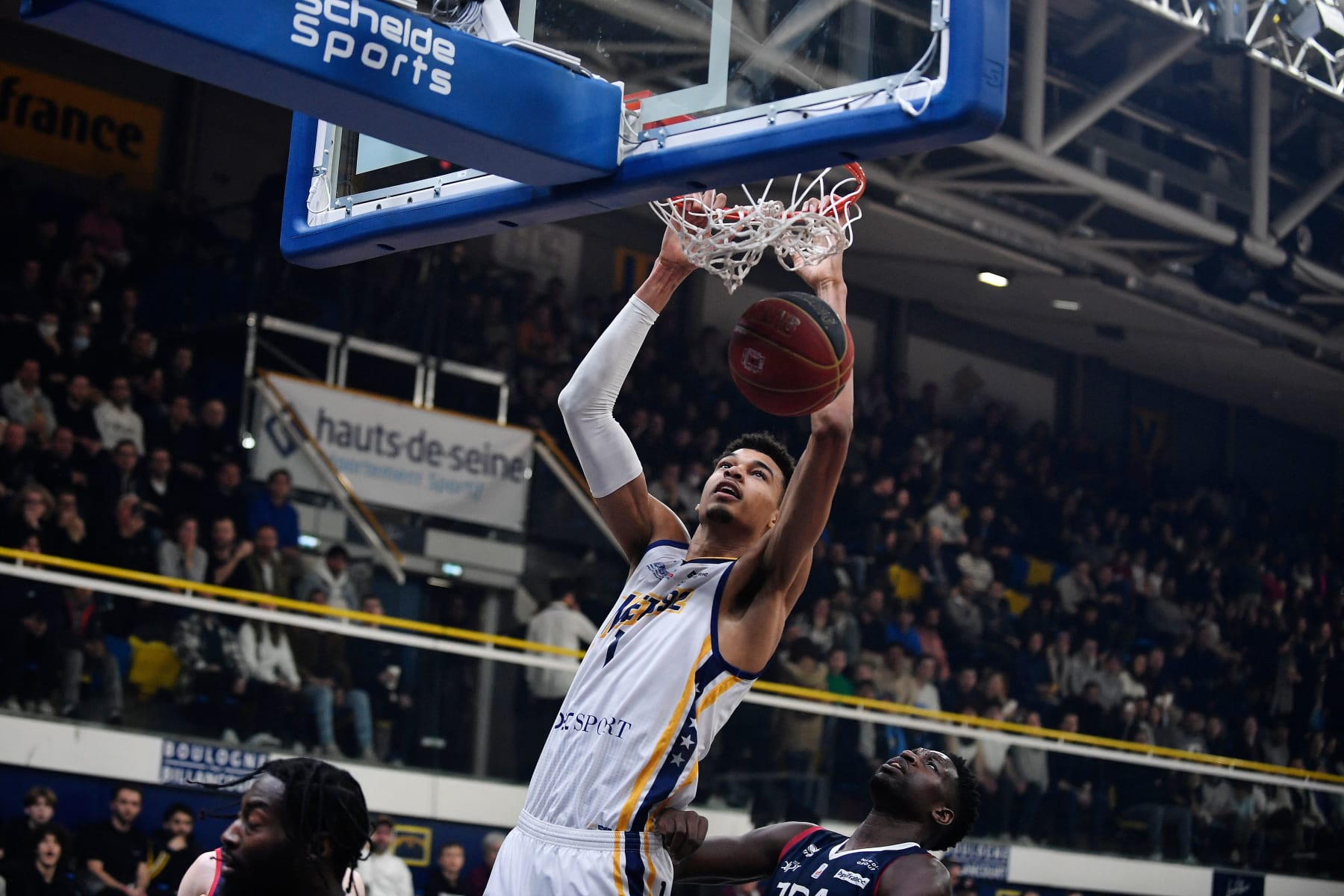 Boulogne-Levallois' French power forward Victor Wembanyama scores during the French Elite basketball match between Boulogne-Levallois Metropolitans 92 and JDA Dijon at the Palais des Sports Marcel-Cerdan in Levallois-Perret, near Paris, on February 10, 2023. (Photo by JULIEN DE ROSA / AFP) (Photo by JULIEN DE ROSA/AFP via Getty Images)