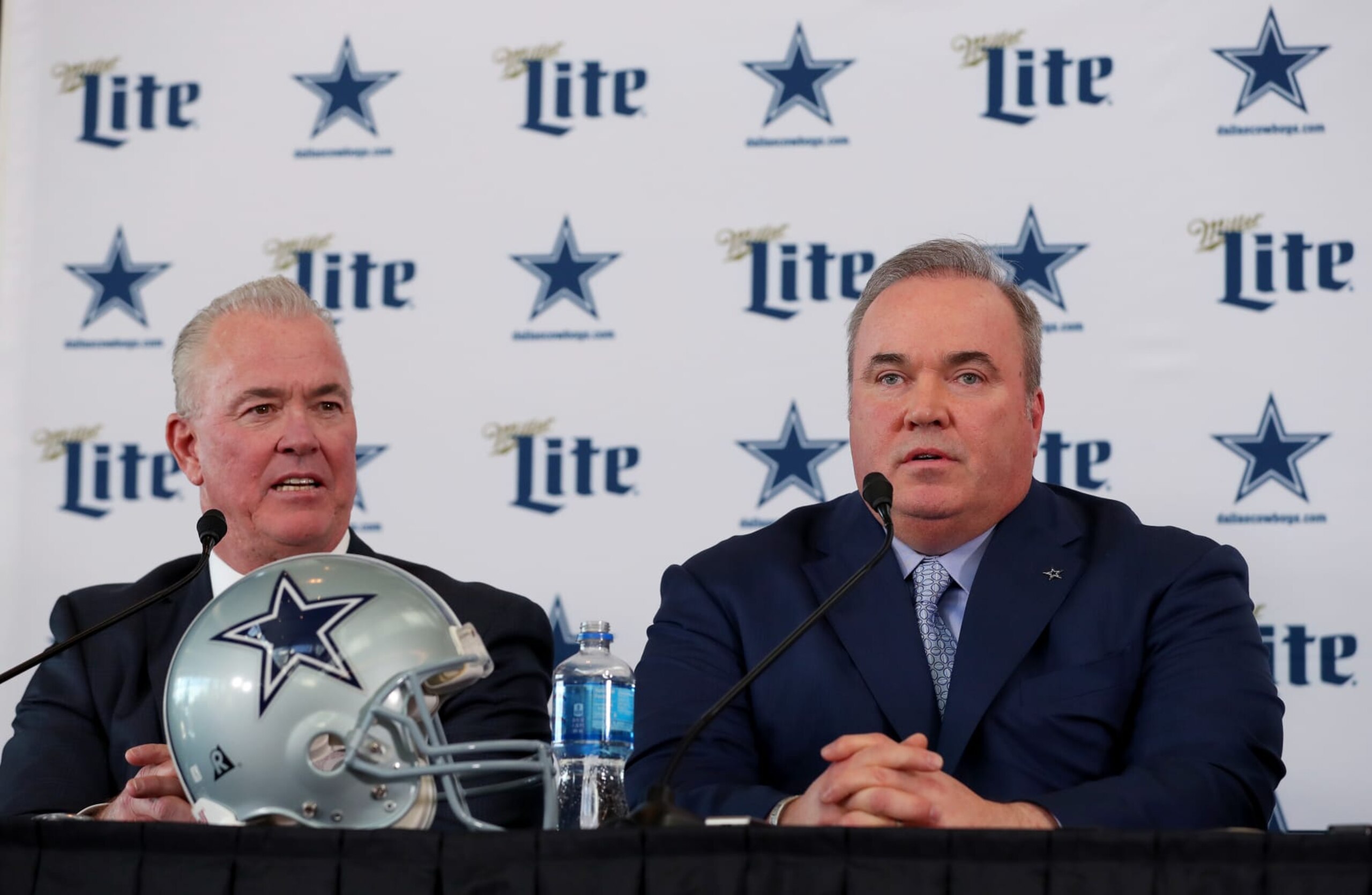 Cowboys vice president Stephen Jones, left, and head coach Mike McCarthy 