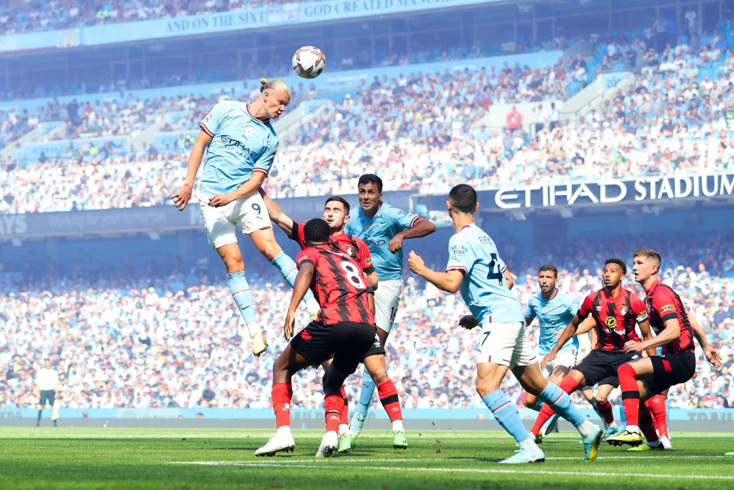 MANCHESTER, ENGLAND - AUGUST 13: Erling Haaland of Manchester City heads towards goal during the Premier League match between Manchester City and AFC Bournemouth at Etihad Stadium on August 13, 2022 in Manchester, England. (Photo by James Gill - Danehouse/Getty Images) MANCHESTER, ENGLAND - AUGUST 13: Erling Haaland of Manchester City heads towards goal during the Premier League match between Manchester City and AFC Bournemouth at Etihad Stadium on August 13, 2022 in Manchester, England. (Photo by James Gill - Danehouse/Getty Images)