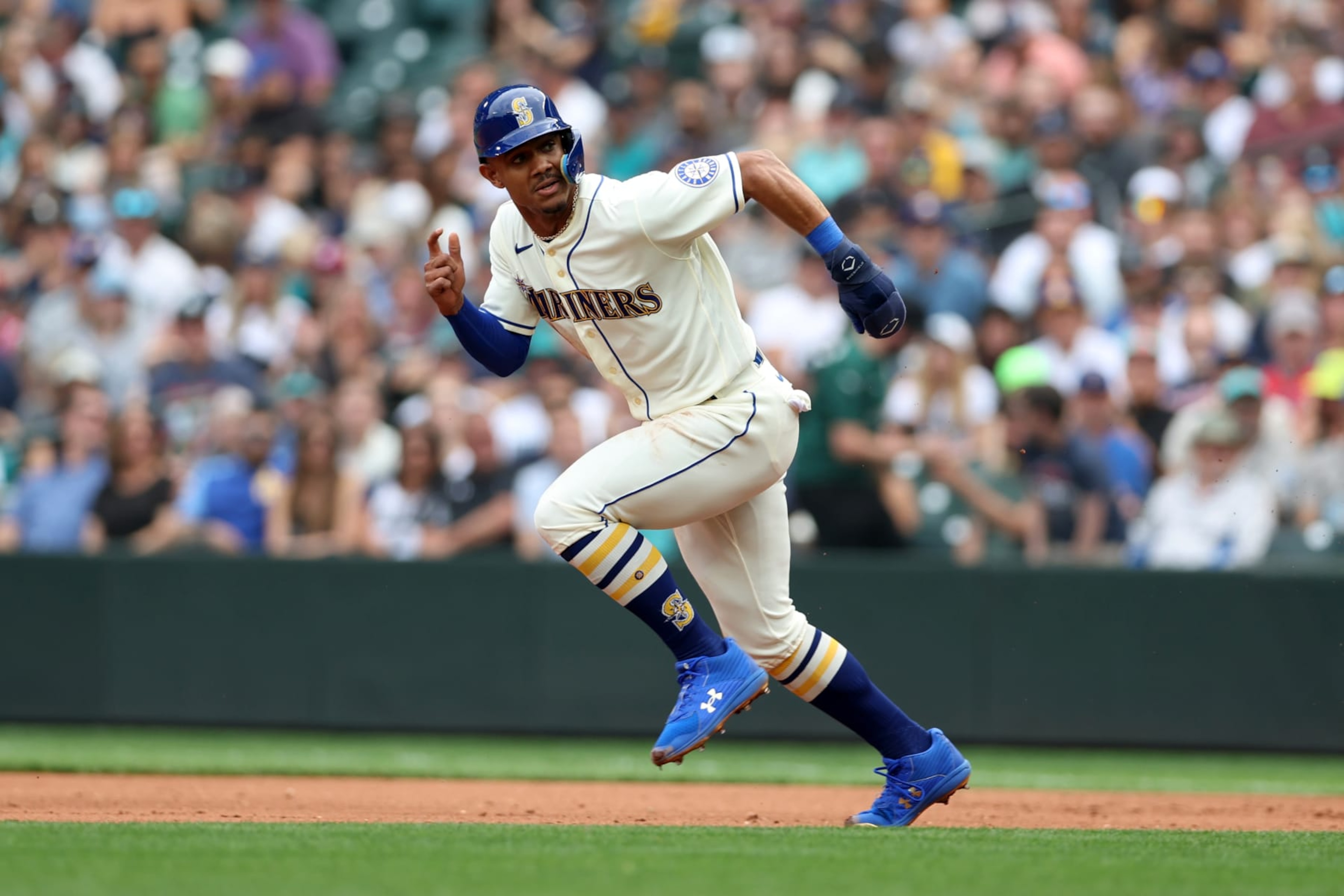 SEATTLE, WA - SEPTEMBER 11:  Julio Rodriguez #44 of the Seattle Mariners runs during the game against the Atlanta Braves at T-Mobile Park on September 11, 2022 in Seattle, Washington.  The Mariners defeated the Braves 8-7.  (Photo by Rob Leiter/MLB Photos via Getty Images)