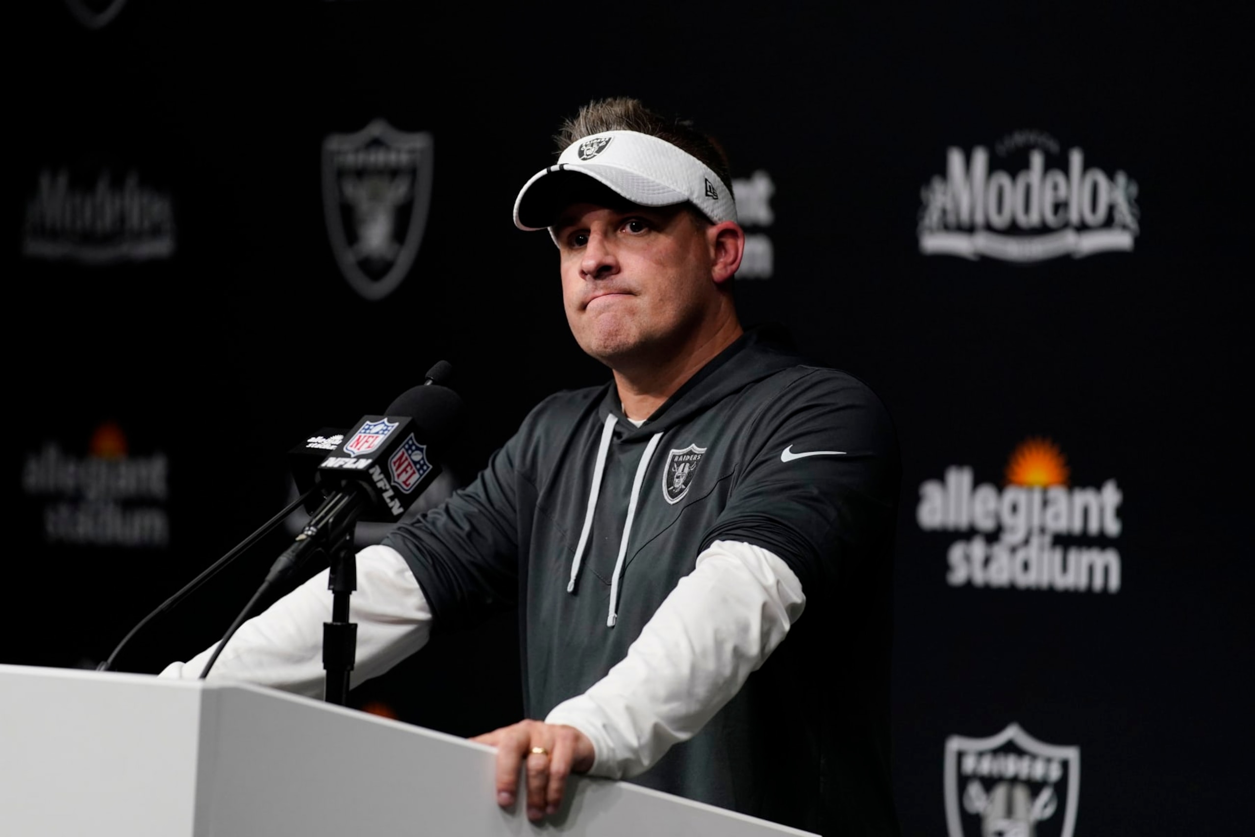 Raiders head coach Josh McDaniels