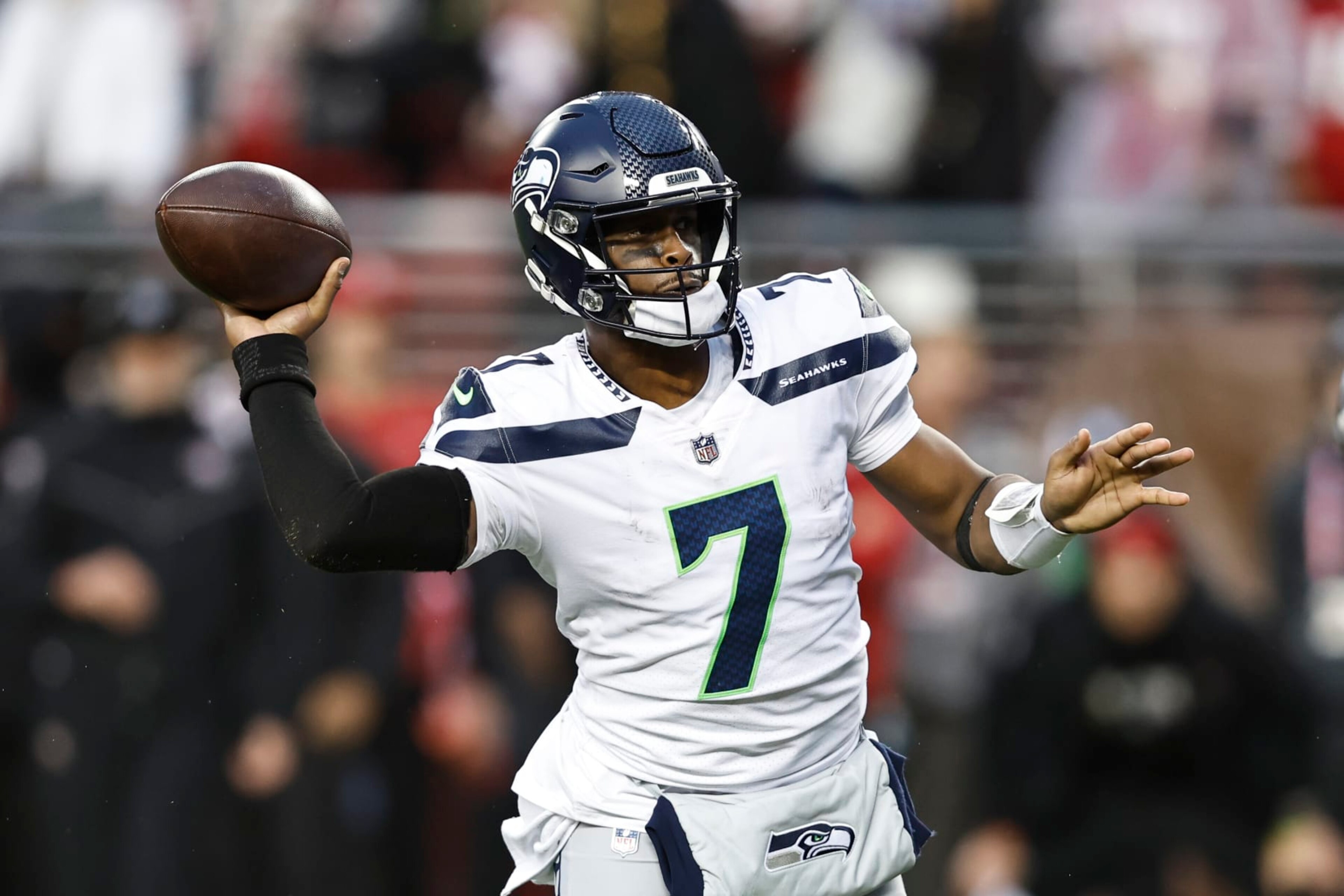 SANTA CLARA, CALIFORNIA - JANUARY 14: Geno Smith #7 of the Seattle Seahawks passes the ball during an NFL football game between the San Francisco 49ers and the Seattle Seahawks at Levi's Stadium on January 14, 2023 in Santa Clara, California. (Photo by Michael Owens/Getty Images) SANTA CLARA, CALIFORNIA - JANUARY 14: Geno Smith #7 of the Seattle Seahawks passes the ball during an NFL football game between the San Francisco 49ers and the Seattle Seahawks at Levi's Stadium on January 14, 2023 in Santa Clara, California. (Photo by Michael Owens/Getty Images)