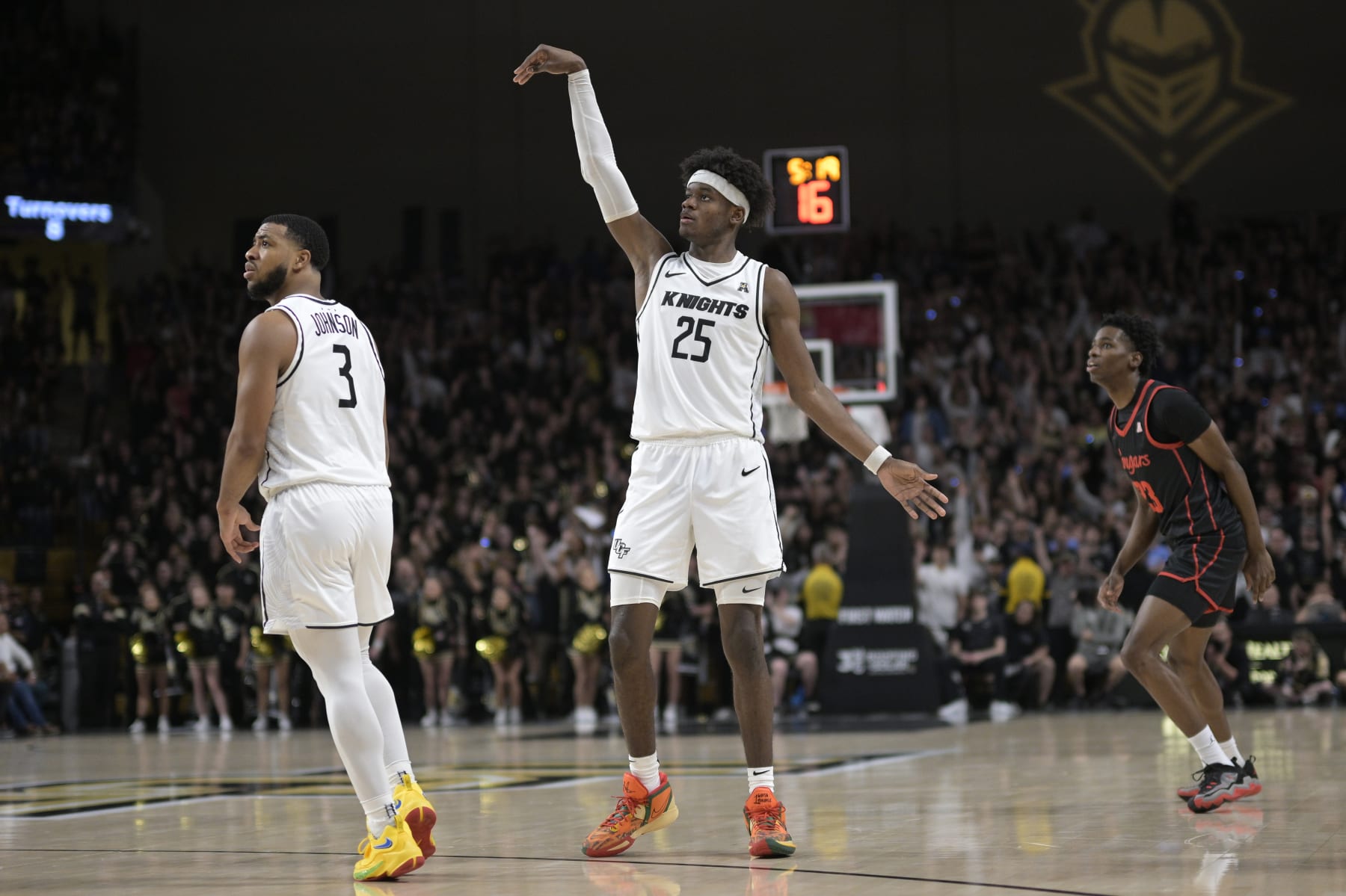 UCF's Taylor Hendricks