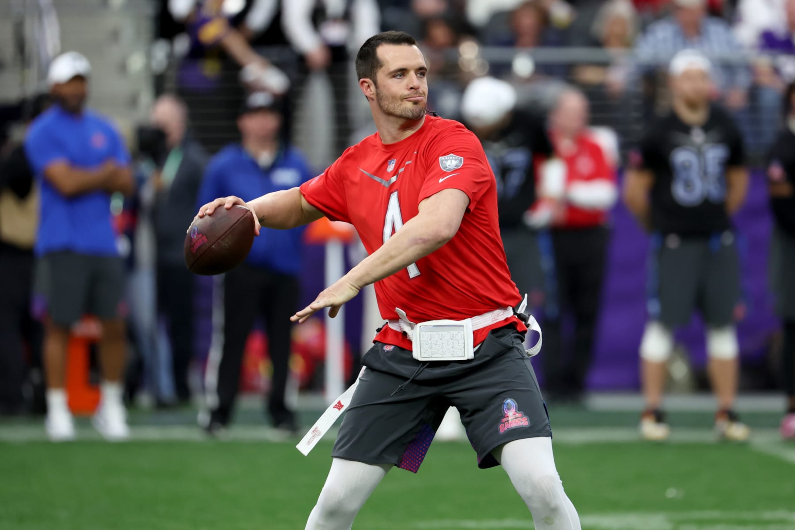 LAS VEGAS, NV - FEBRUARY 05: AFC quarter back Derek Carr (4) of Las Vegas Raiders throws a pass against the NFC during the Pro Bowl Games on February 5, 2023, at Allegiant Stadium in Las Vegas, Nevada.  (Photo by Kiyoshi Mio/Icon Sportswire via Getty Images)