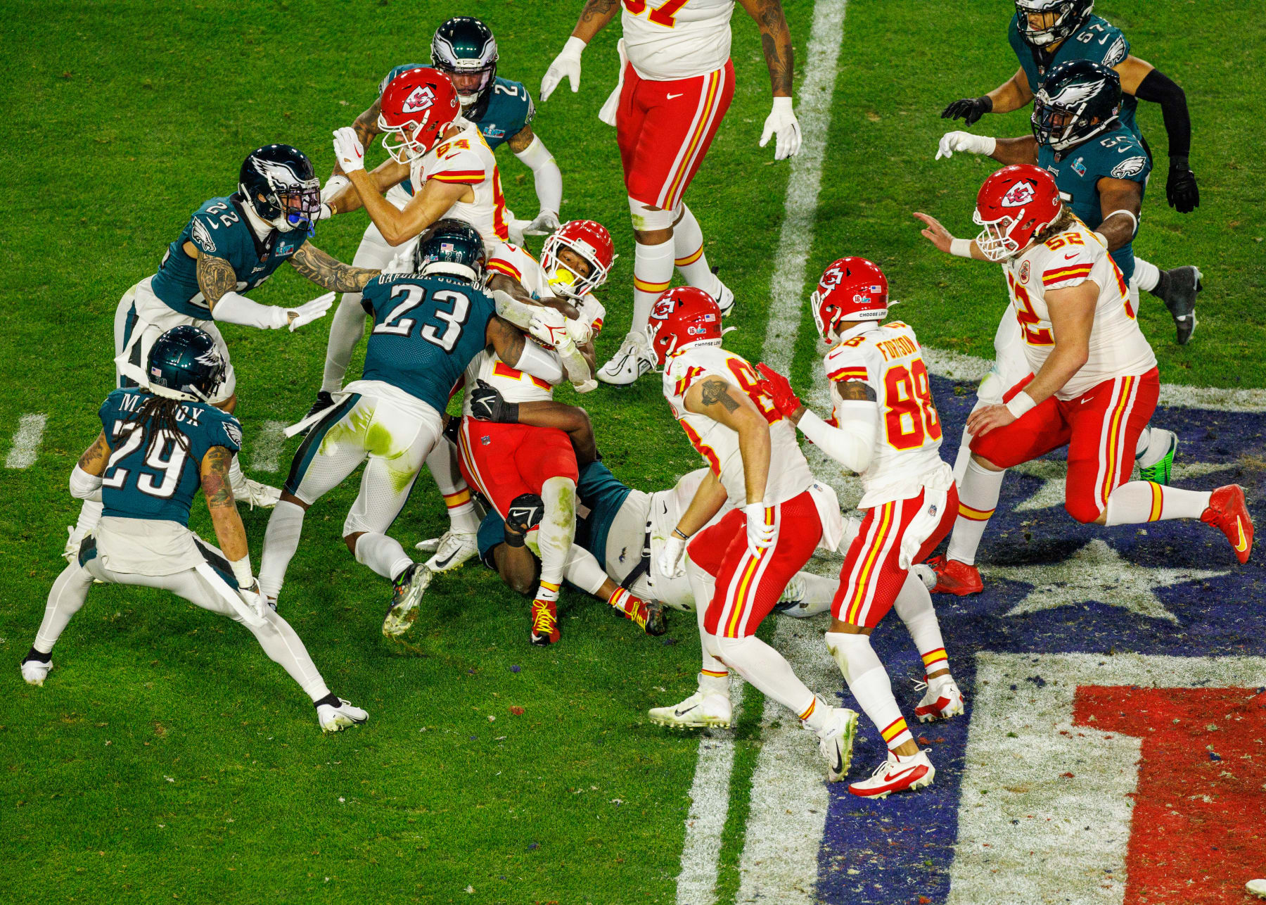 GLENDALE, AZ - FEBRUARY 12: Kansas City Chiefs running back Isiah Pacheco (10) runs into the defensive during Super Bowl LVII between the Philadelphia Eagles and the Kansas City Chiefs on Sunday, February 12th, 2023 at State Farm Stadium in Glendale, AZ. (Photo by Adam Bow/Icon Sportswire via Getty Images)