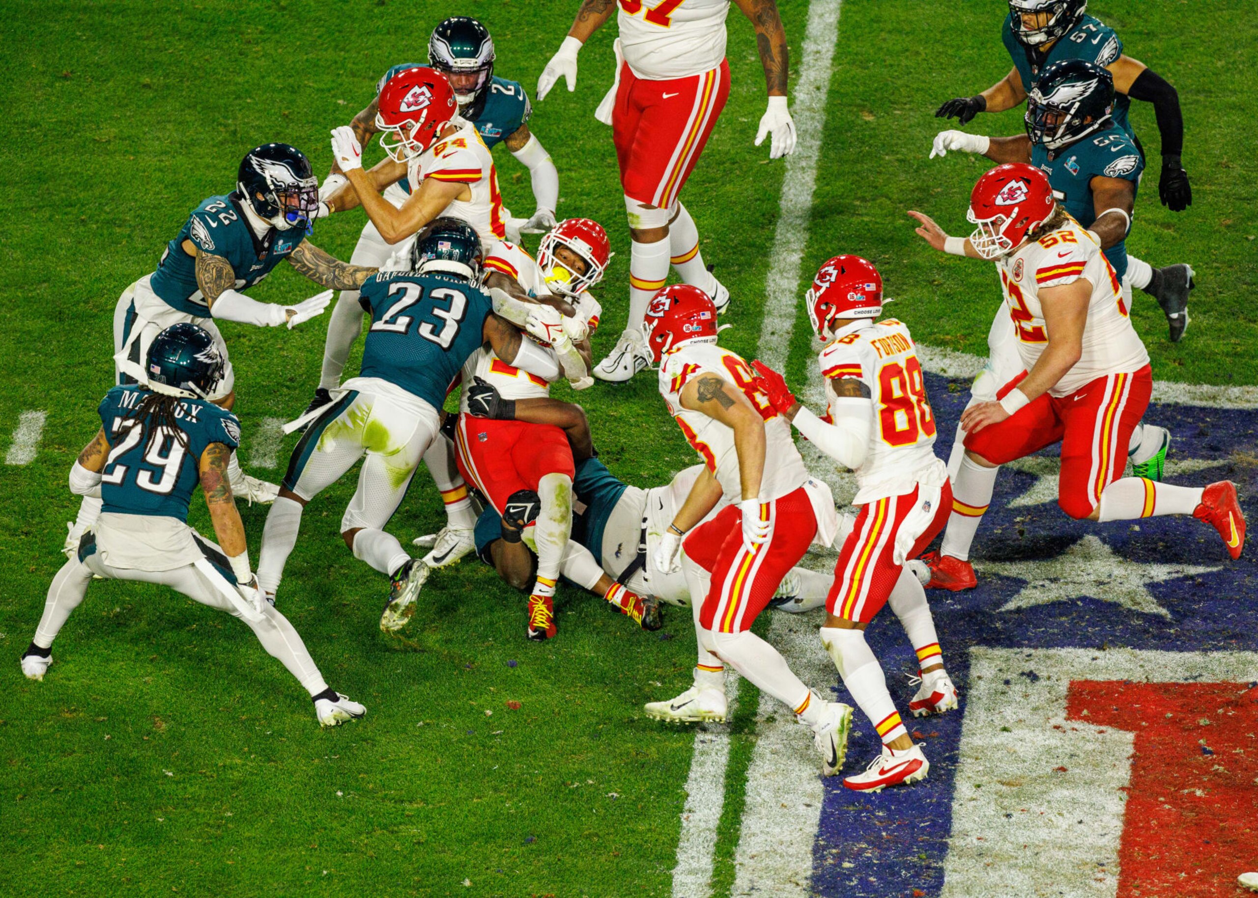 GLENDALE, AZ - FEBRUARY 12: Kansas City Chiefs running back Isiah Pacheco (10) runs into the defensive during Super Bowl LVII between the Philadelphia Eagles and the Kansas City Chiefs on Sunday, February 12th, 2023 at State Farm Stadium in Glendale, AZ. (Photo by Adam Bow/Icon Sportswire via Getty Images)
