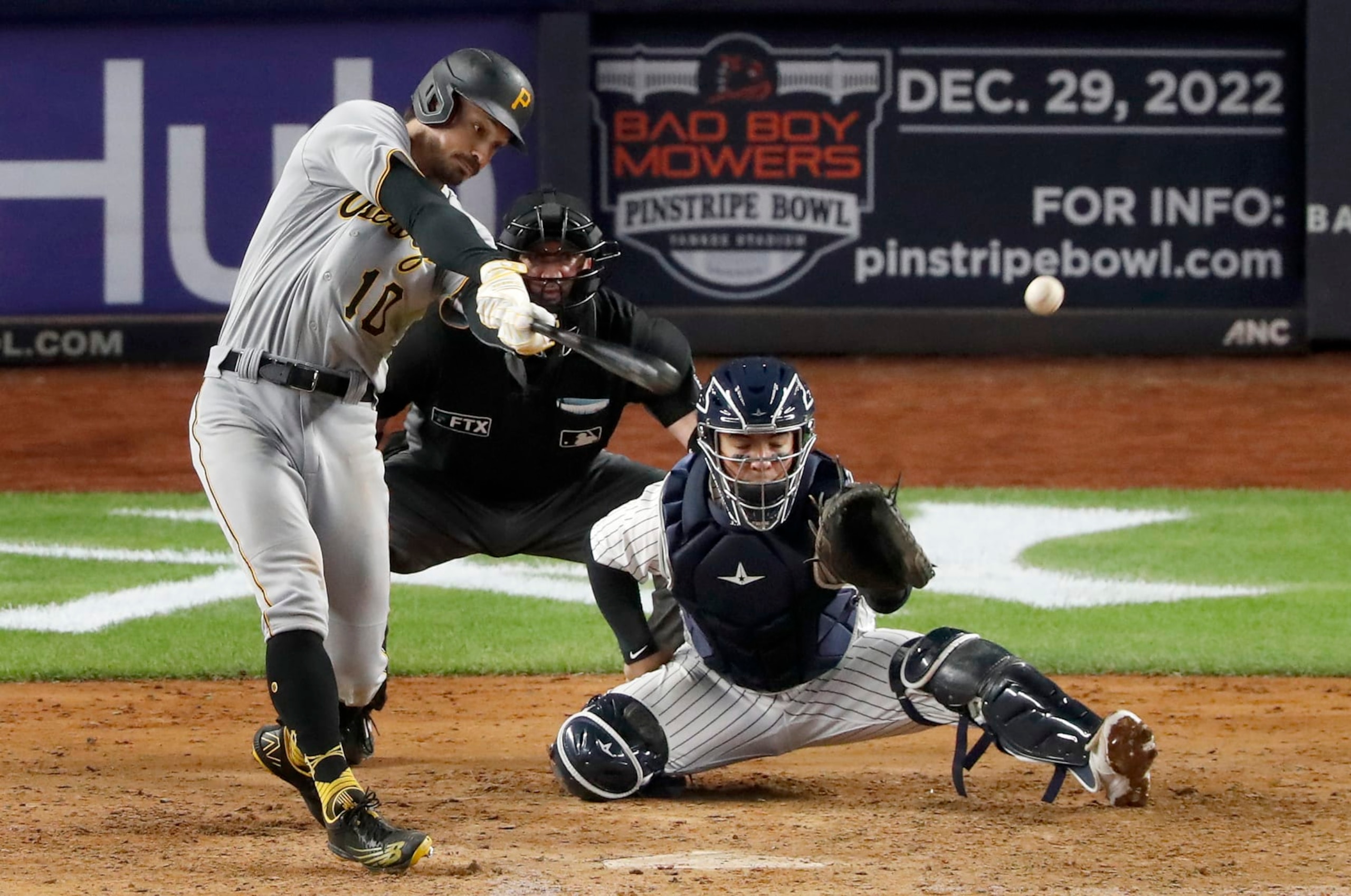NEW YORK, NEW YORK - SEPTEMBER 20: (NEW YORK DAILIES OUT) Bryan Reynolds #10 of the Pittsburgh Pirates in action against the New York Yankees at Yankee Stadium on September 20, 2022 in the Bronx borough of New York City. The Yankees defeated the Pirates 9-8. (Photo by Jim McIsaac/Getty Images) NEW YORK, NEW YORK - SEPTEMBER 20: (NEW YORK DAILIES OUT) Bryan Reynolds #10 of the Pittsburgh Pirates in action against the New York Yankees at Yankee Stadium on September 20, 2022 in the Bronx borough of New York City. The Yankees defeated the Pirates 9-8. (Photo by Jim McIsaac/Getty Images)