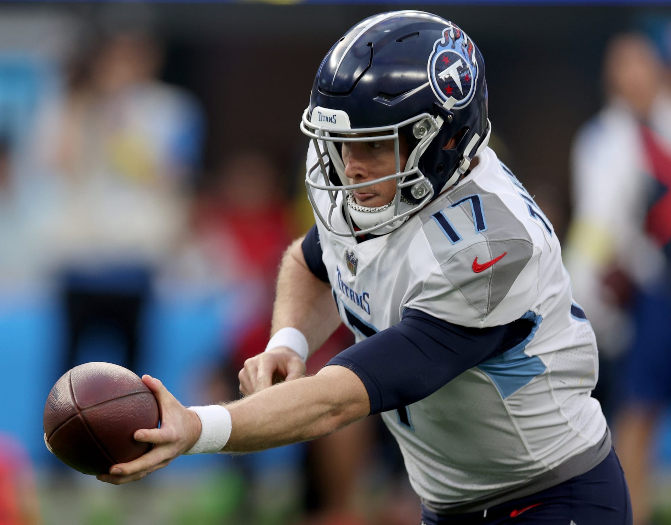 INGLEWOOD, CALIFORNIA - DECEMBER 18: Ryan Tannehill #17 of the Tennessee Titans hands off during a 17-14 loss to the Los Angeles Chargers at SoFi Stadium on December 18, 2022 in Inglewood, California. (Photo by Harry How/Getty Images)