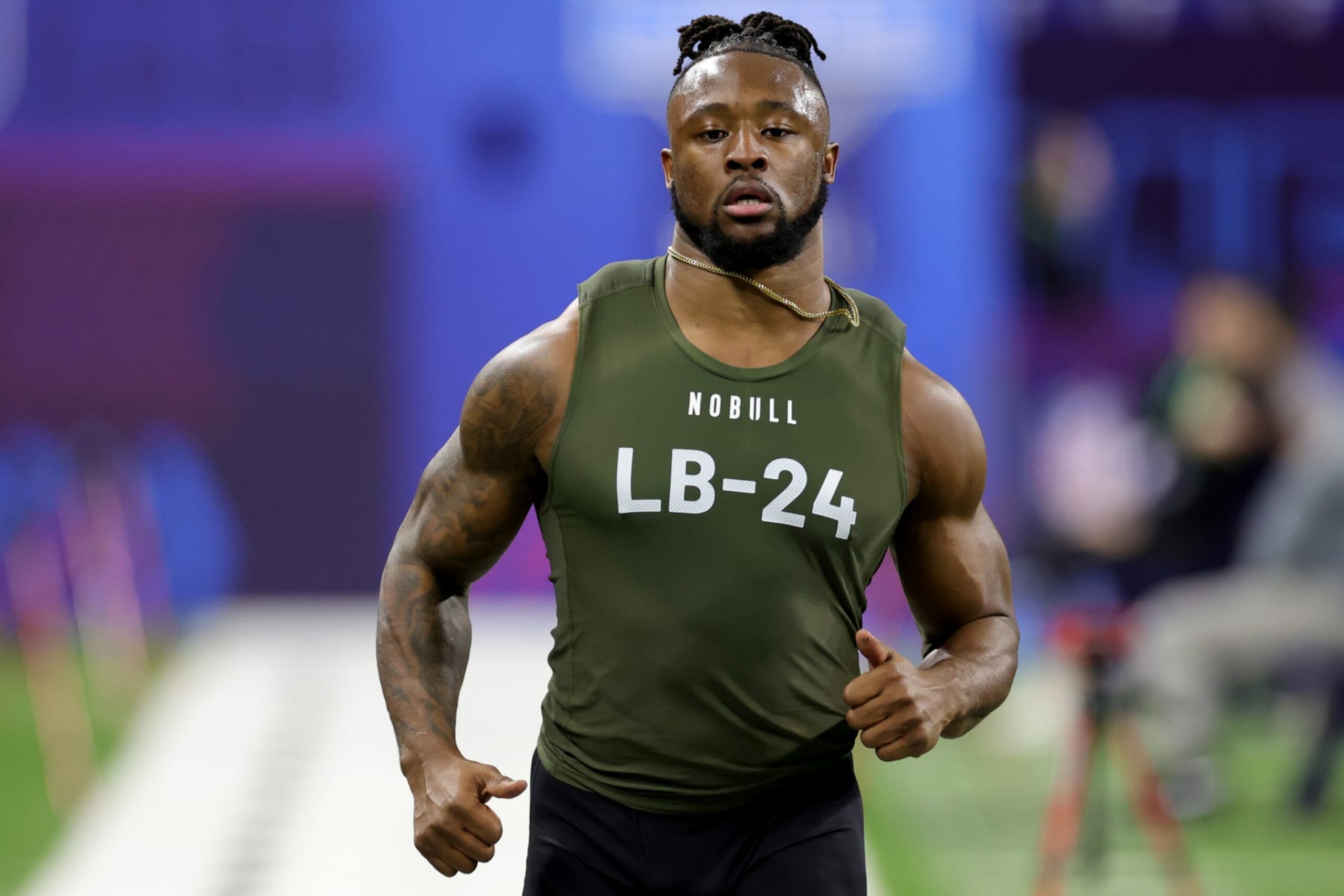 INDIANAPOLIS, INDIANA - MARCH 02: Linebacker Owen Pappoe of Auburn participates in the 40-yard dash during the NFL Combine at Lucas Oil Stadium on March 02, 2023 in Indianapolis, Indiana. (Photo by Stacy Revere/Getty Images)