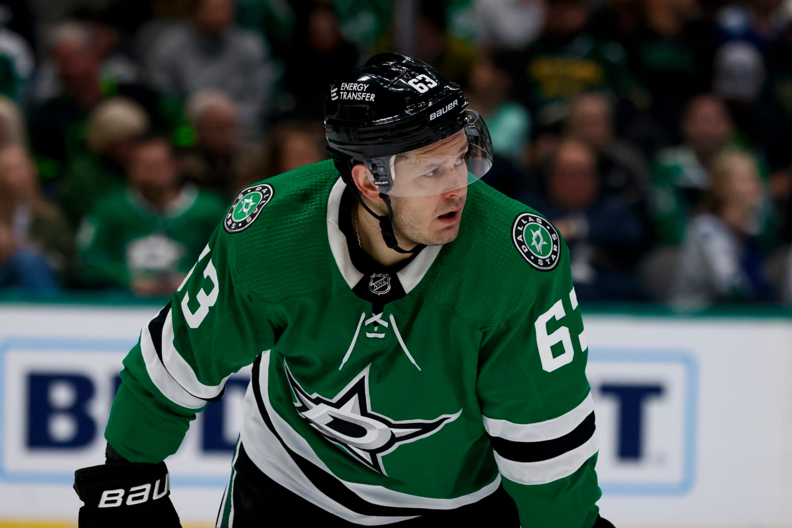 Dallas acquired Evgenii Dadonov from Montréal February 26.