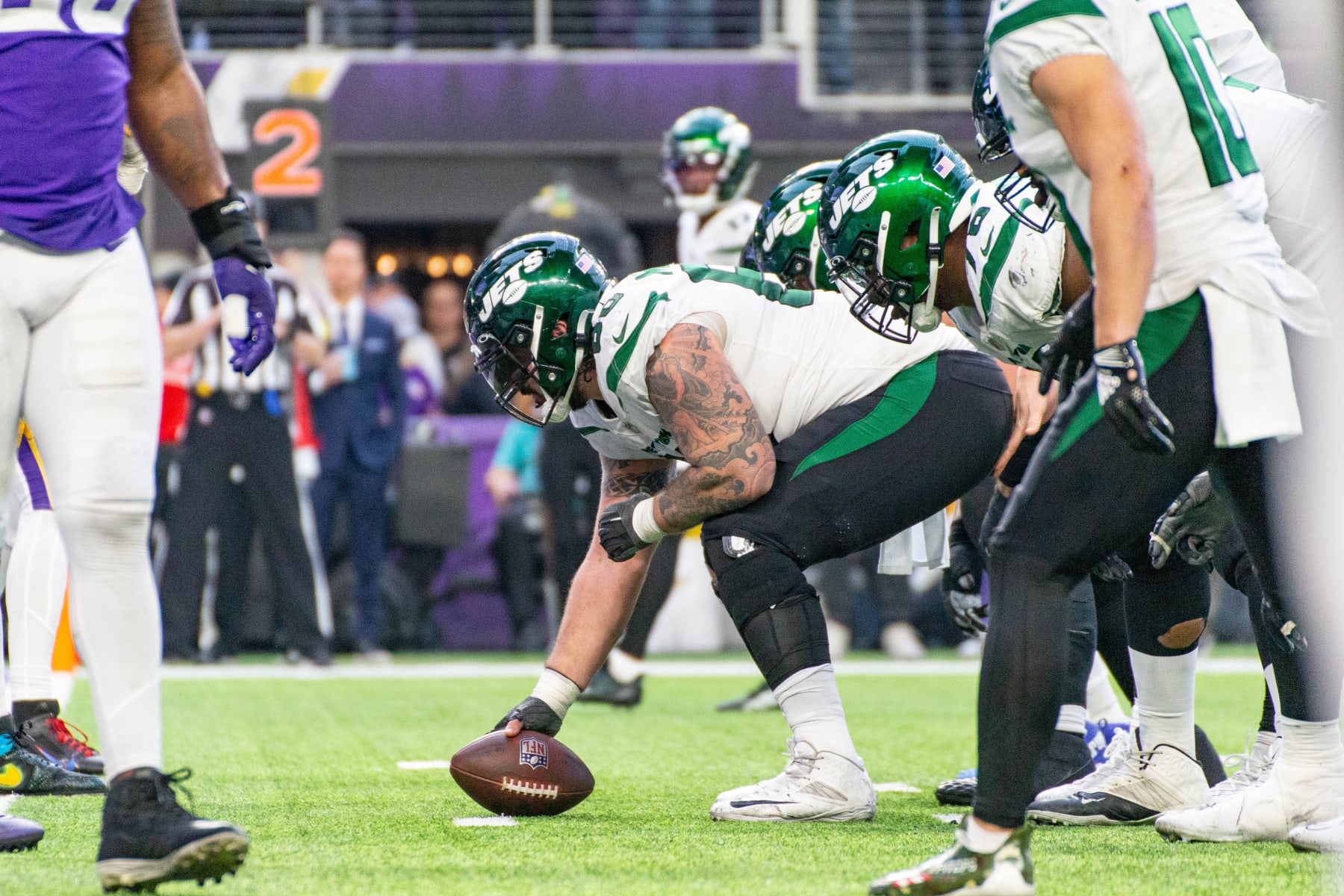MINNEAPOLIS, MN - DECEMBER 04: New York Jets center Connor McGovern (60) lines up for a play during the NFL game between the New York Jets and the Minnesota Vikings on December 4th, 2022, at U.S. Bank Stadium, in Minneapolis, MN. (Photo by Bailey Hillesheim/Icon Sportswire via Getty Images)