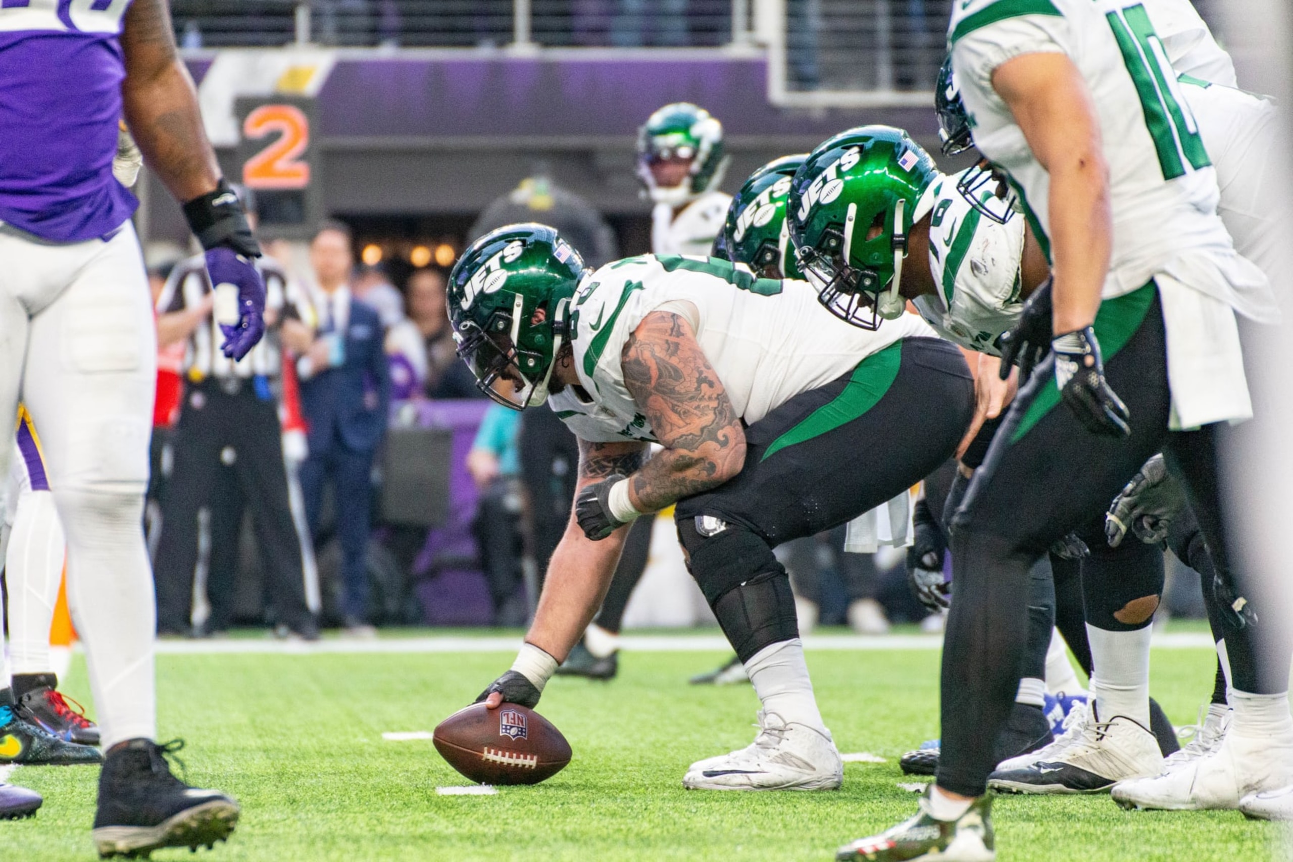 MINNEAPOLIS, MN - DECEMBER 04: New York Jets center Connor McGovern (60) lines up for a play during the NFL game between the New York Jets and the Minnesota Vikings on December 4th, 2022, at U.S. Bank Stadium, in Minneapolis, MN. (Photo by Bailey Hillesheim/Icon Sportswire via Getty Images)