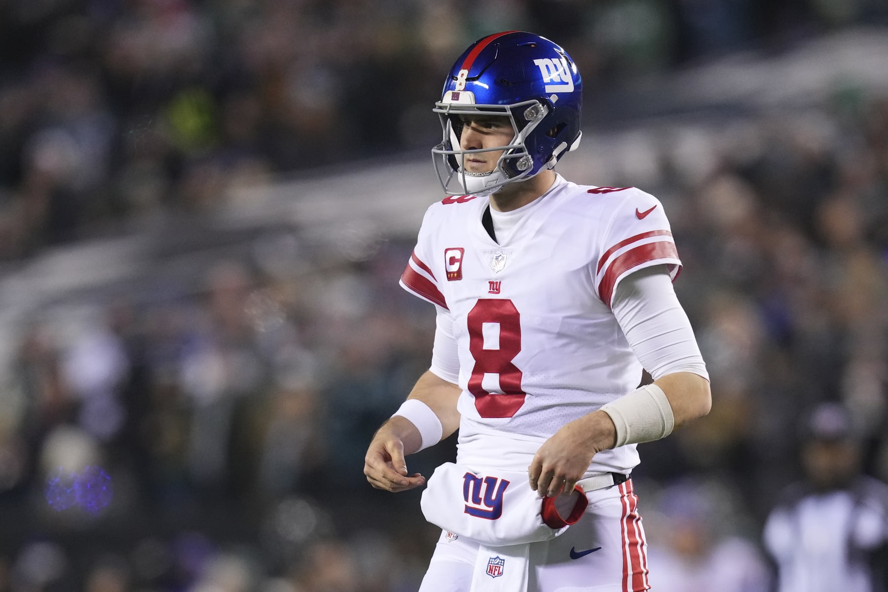 PHILADELPHIA, PA - JANUARY 21: Daniel Jones #8 of the New York Giants looks on against the Philadelphia Eagles during the NFC Divisional Playoff game at Lincoln Financial Field on January 21, 2023 in Philadelphia, Pennsylvania. (Photo by Mitchell Leff/Getty Images)