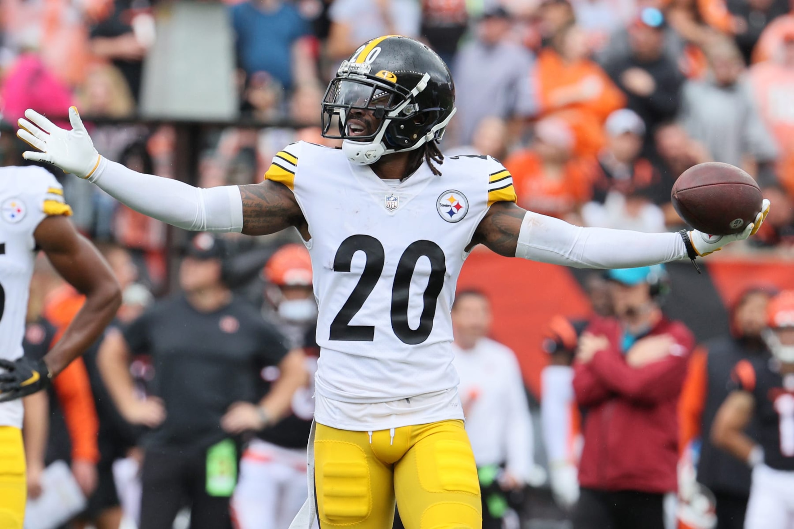 CINCINNATI, OHIO - SEPTEMBER 11: Cornerback Cameron Sutton #20 of the Pittsburgh Steelers celebrates after an interception during the second quarter against the Cincinnati Bengals at Paycor Stadium on September 11, 2022 in Cincinnati, Ohio. (Photo by Andy Lyons/Getty Images)