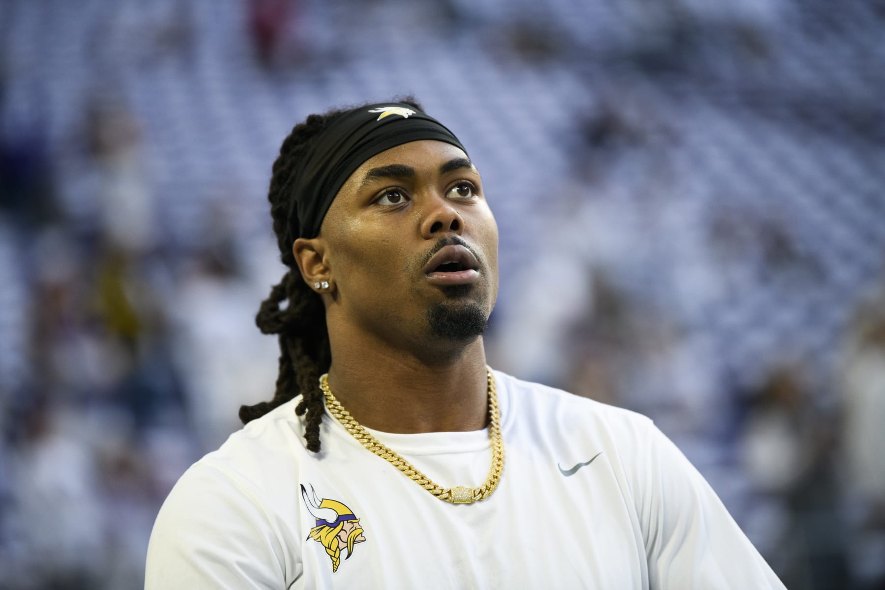 MINNEAPOLIS, MN - DECEMBER 24: K.J. Osborn #17 of the Minnesota Vikings warms up before the game against the New York Giants at U.S. Bank Stadium on December 24, 2022 in Minneapolis, Minnesota. (Photo by Stephen Maturen/Getty Images)