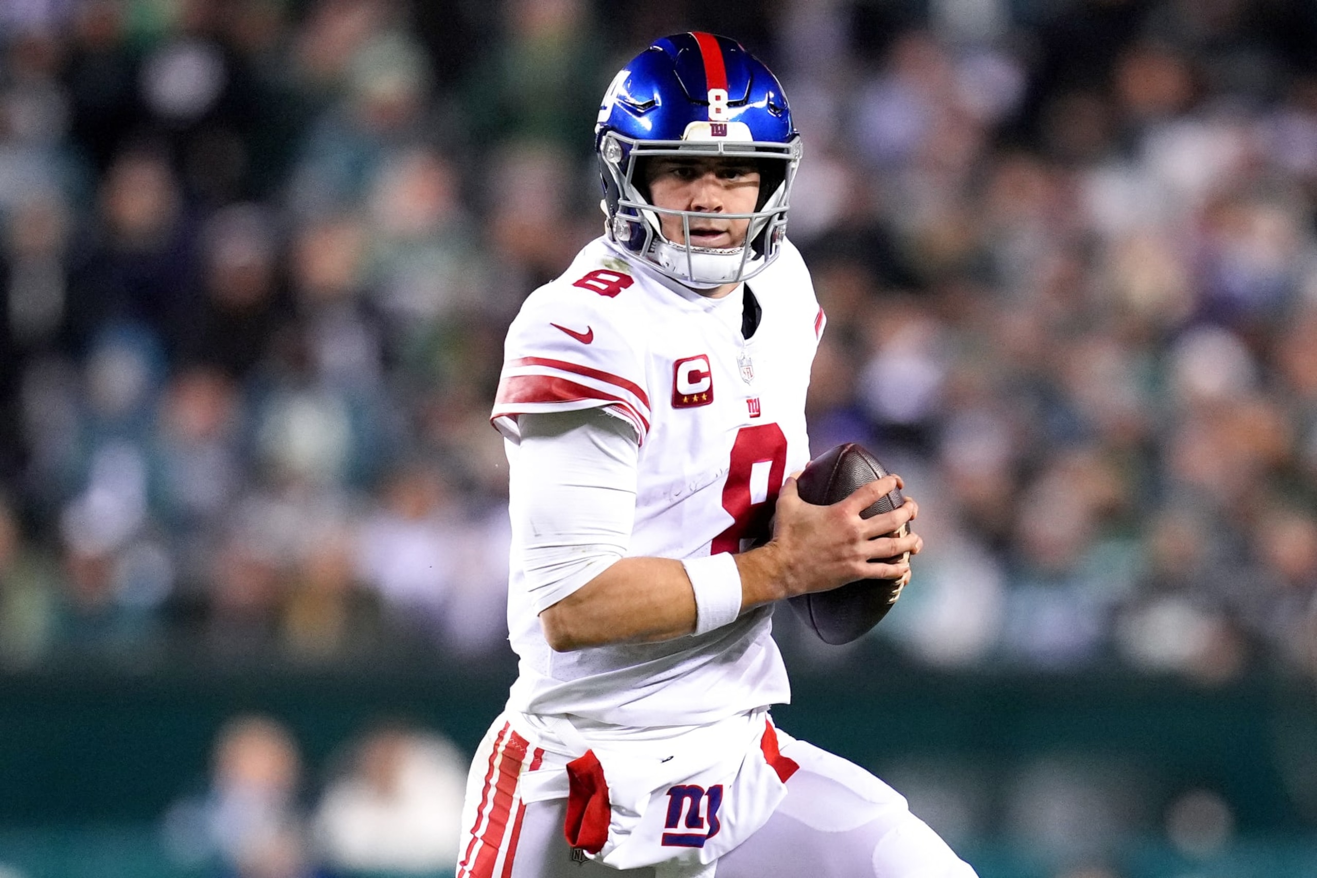 PHILADELPHIA, PENNSYLVANIA - JANUARY 21: Daniel Jones #8 of the New York Giants looks to pass against the Philadelphia Eagles during the third quarter in the NFC Divisional Playoff game at Lincoln Financial Field on January 21, 2023 in Philadelphia, Pennsylvania. (Photo by Mitchell Leff/Getty Images)