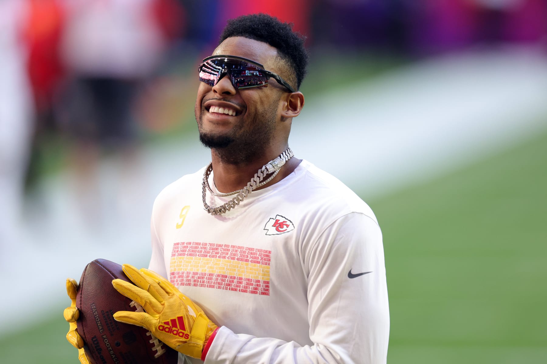 GLENDALE, ARIZONA - FEBRUARY 12: JuJu Smith-Schuster #9 of the Kansas City Chiefs warms up prior to Super Bowl LVII against the Philadelphia Eagles at State Farm Stadium on February 12, 2023 in Glendale, Arizona. (Photo by Carmen Mandato/Getty Images)