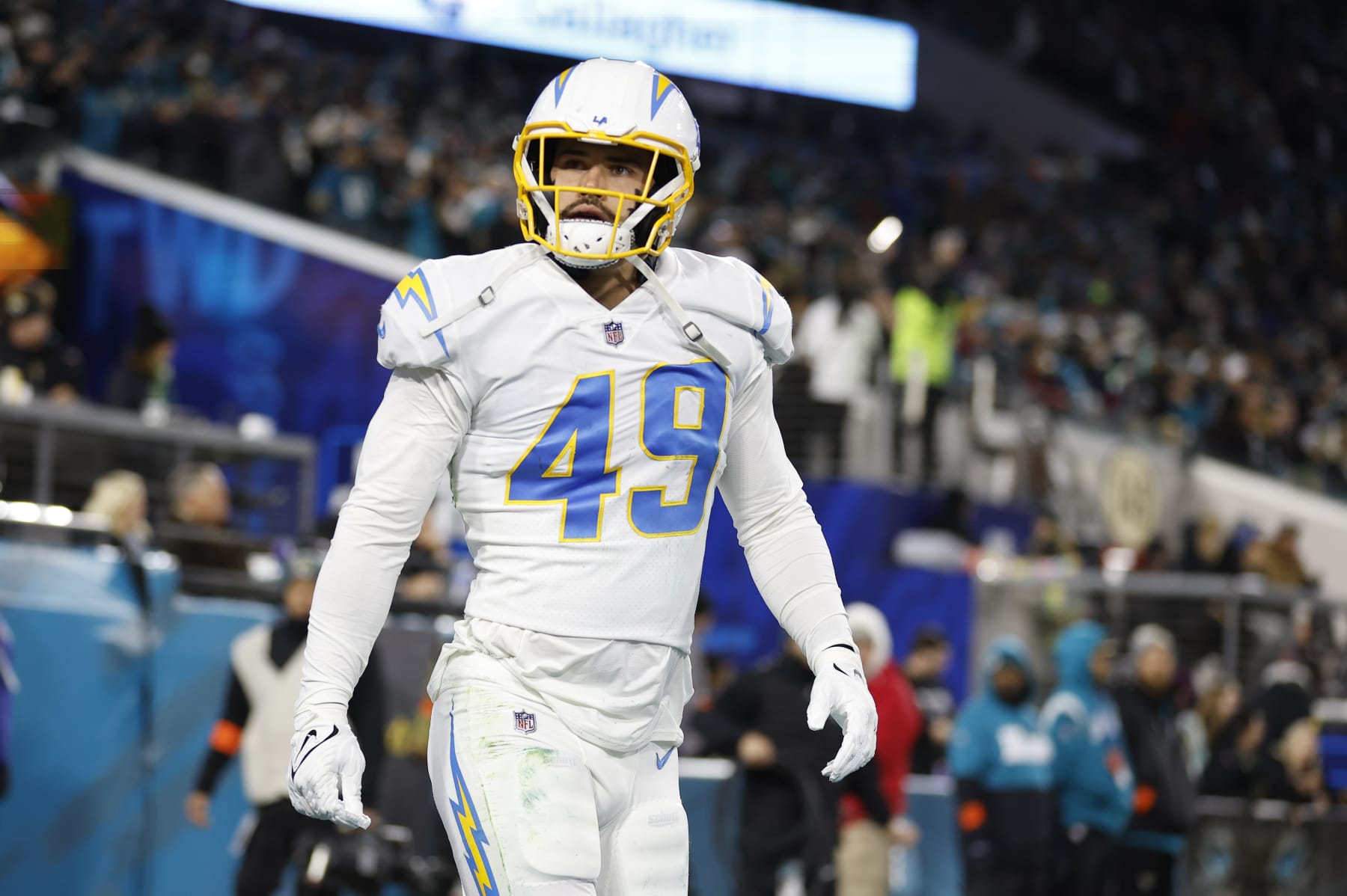 JACKSONVILLE, FL - JANUARY 14: Los Angeles Chargers linebacker Drue Tranquill (49) during the game between the Los Angeles Chargers and the Jacksonville Jaguars on January 14, 2023 at TIAA Bank Field in Jacksonville, Fl. (Photo by David Rosenblum/Icon Sportswire via Getty Images)