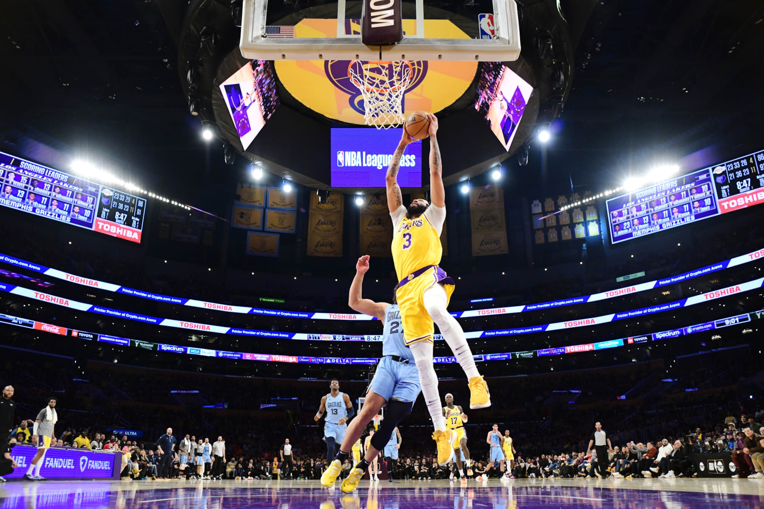 LOS ANGELES, CA - MARCH 7: Anthony Davis #3 of the Los Angeles Lakers drives to the basket during the game against the Memphis Grizzlies on March 7, 2023 at Crypto.Com Arena in Los Angeles, California. NOTE TO USER: User expressly acknowledges and agrees that, by downloading and/or using this Photograph, user is consenting to the terms and conditions of the Getty Images License Agreement. Mandatory Copyright Notice: Copyright 2023 NBAE (Photo by Adam Pantozzi/NBAE via Getty Images)