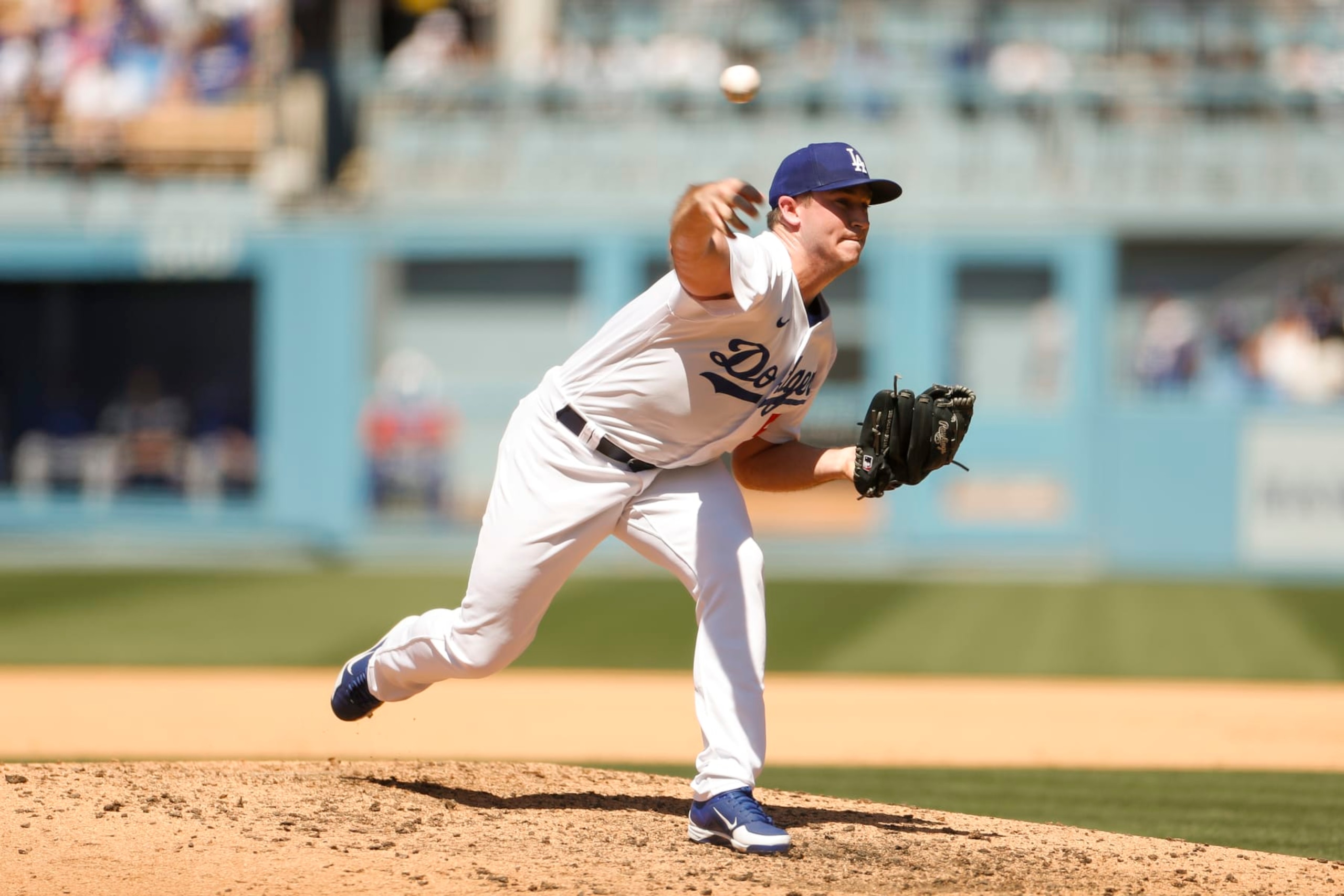 LOS ANGELES, CA - JUNE 05: Los Angeles Dodgers relief pitcher Evan Phillips (59) pitches the ball during a regular season game between the New York Mets and Los Angeles Dodgers on June 5, 2022, at Dodger Stadium in Los Angeles, CA. (Photo by Brandon Sloter/Icon Sportswire via Getty Images)