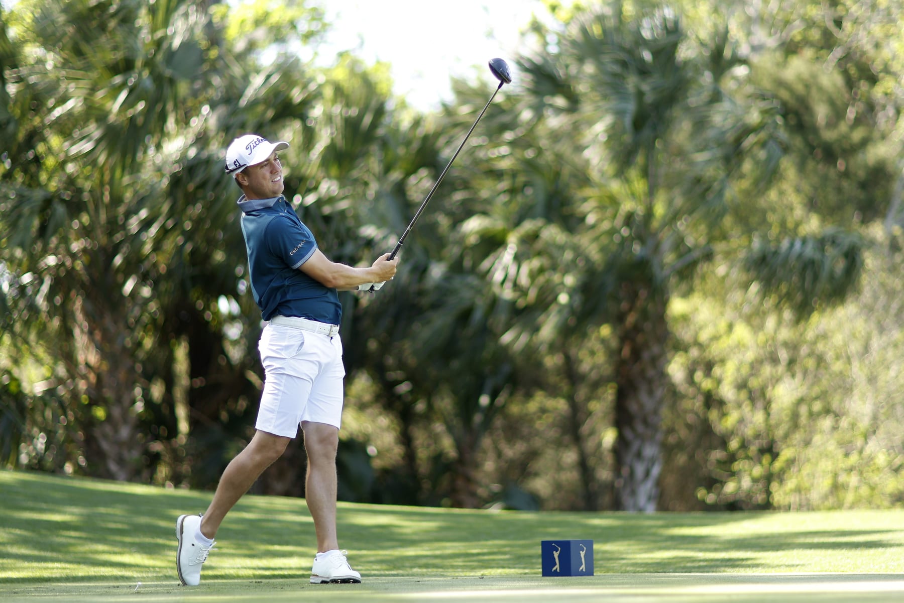 PONTE VEDRA BEACH, FLORIDA - MARCH 08: Justin Thomas of the United States plays his shot from the seventh tee during a practice round prior to THE PLAYERS Championship on THE PLAYERS Stadium Course at TPC Sawgrass on March 08, 2023 in Ponte Vedra Beach, Florida. (Photo by Mike Ehrmann/Getty Images)
