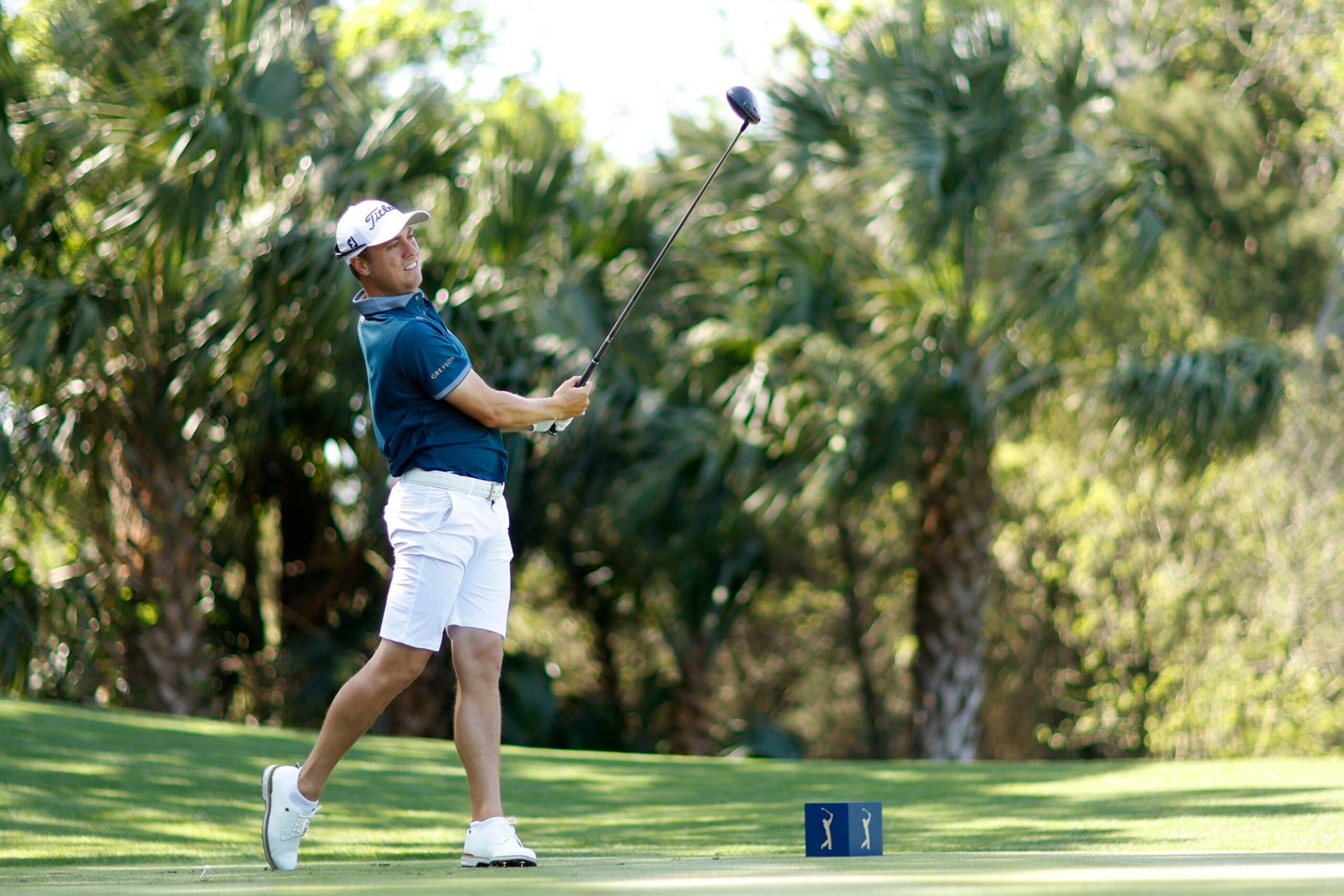 PONTE VEDRA BEACH, FLORIDA - MARCH 08: Justin Thomas of the United States plays his shot from the seventh tee during a practice round prior to THE PLAYERS Championship on THE PLAYERS Stadium Course at TPC Sawgrass on March 08, 2023 in Ponte Vedra Beach, Florida. (Photo by Mike Ehrmann/Getty Images)