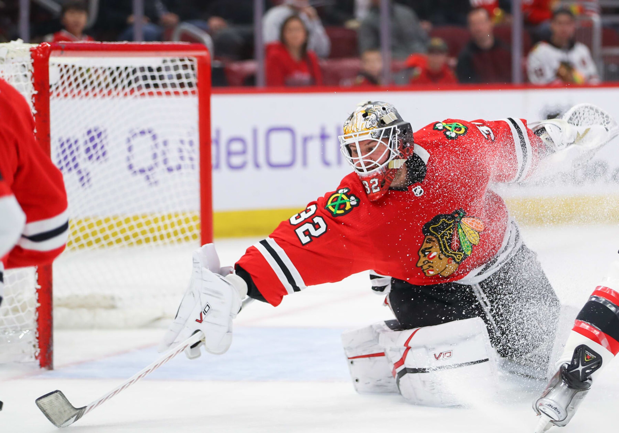 CHICAGO, IL - MARCH 06: Chicago Blackhawks goaltender Alex Stalock (32) in action in front of the net during a game between the Ottawa Senators and the Chicago Blackhawks on March 6, 2023 at the United Center in Chicago, IL. (Photo by Melissa Tamez/Icon Sportswire via Getty Images)