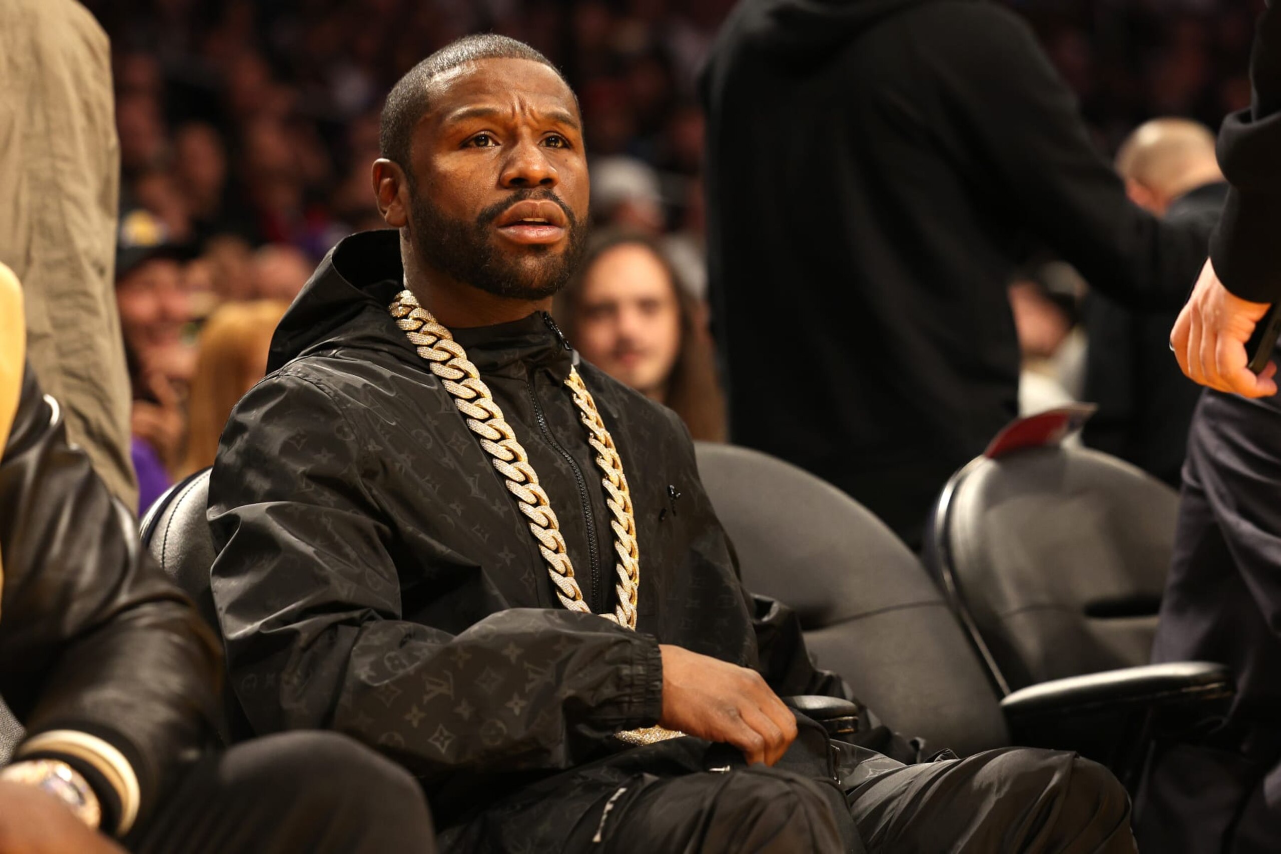 LOS ANGELES, CALIFORNIA - FEBRUARY 07: Boxer Floyd Mayweather Jr. attends the game between the Los Angeles Lakers and the Oklahoma City Thunder at Crypto.com Arena on February 07, 2023 in Los Angeles, California. NOTE TO USER: User expressly acknowledges and agrees that, by downloading and or using this photograph, User is consenting to the terms and conditions of the Getty Images License Agreement. (Photo by Harry How/Getty Images) LOS ANGELES, CALIFORNIA - FEBRUARY 07: Boxer Floyd Mayweather Jr. attends the game between the Los Angeles Lakers and the Oklahoma City Thunder at Crypto.com Arena on February 07, 2023 in Los Angeles, California. NOTE TO USER: User expressly acknowledges and agrees that, by downloading and or using this photograph, User is consenting to the terms and conditions of the Getty Images License Agreement. (Photo by Harry How/Getty Images)