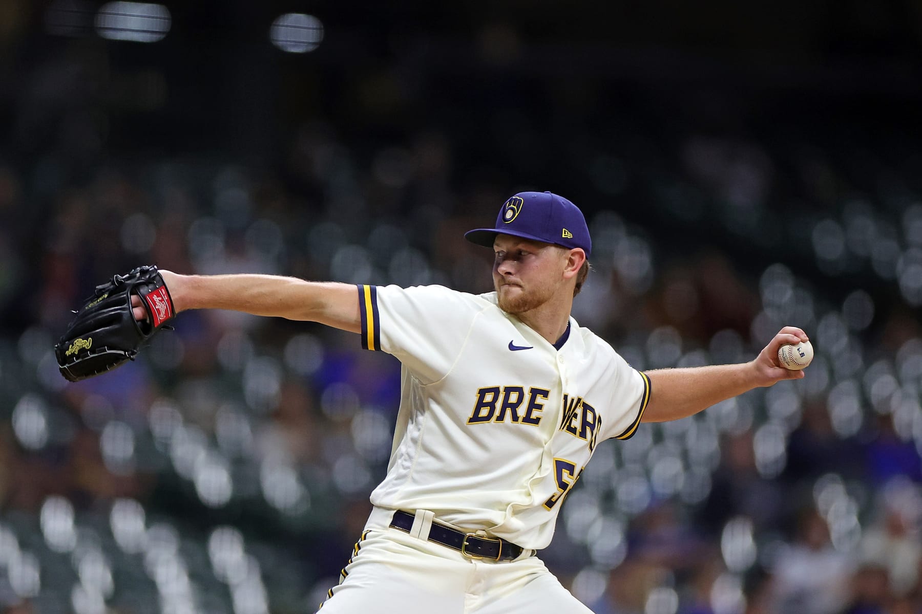 MILWAUKEE, WISCONSIN - OCTOBER 04: Eric Lauer #52 of the Milwaukee Brewers throws a pitch during the fifth inning against the Arizona Diamondbacks at American Family Field on October 04, 2022 in Milwaukee, Wisconsin. (Photo by Stacy Revere/Getty Images)