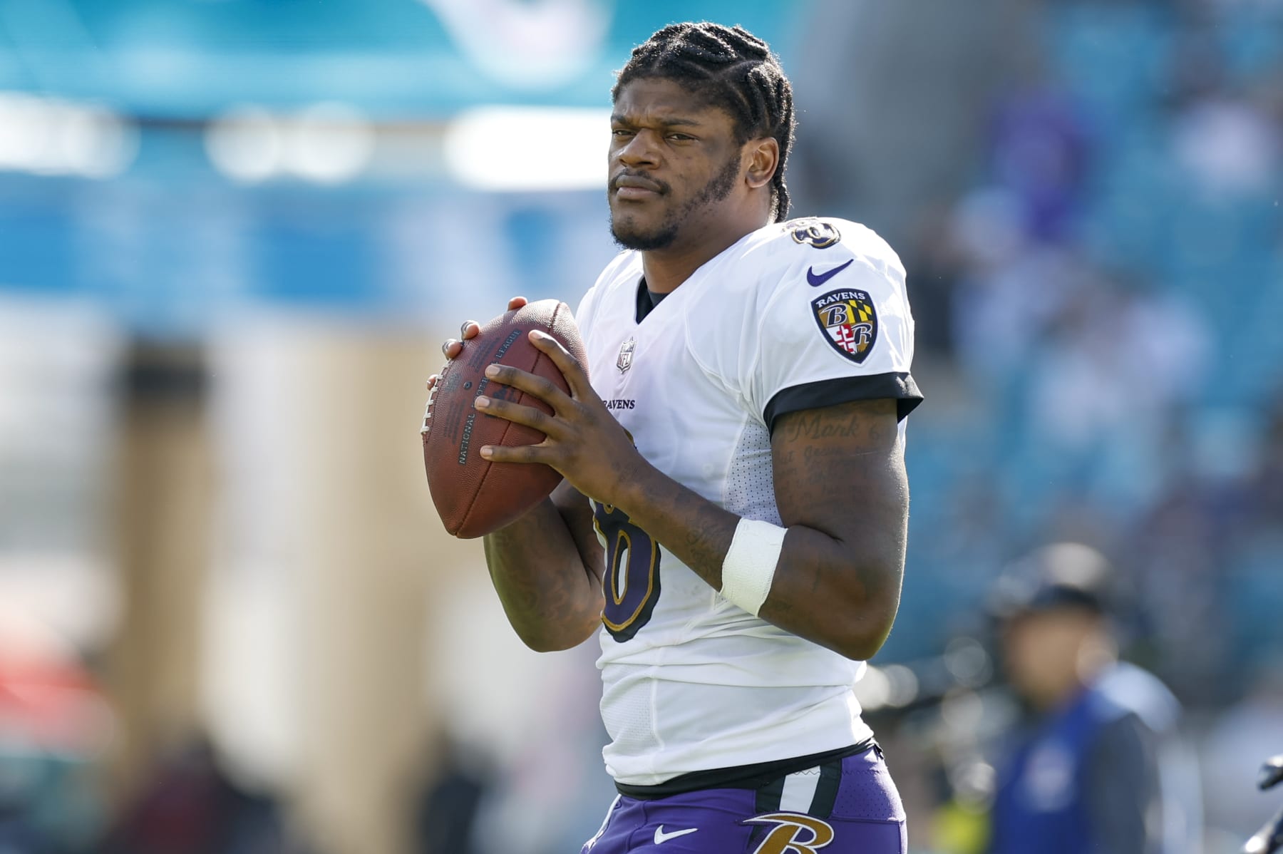 JACKSONVILLE, FL - NOVEMBER 27: Baltimore Ravens quarterback Lamar Jackson (8) during the game between the Baltimore Ravens and the Jacksonville Jaguars on November 27, 2022 at TIAA Bank Field in Jacksonville, Fl.  (Photo by David Rosenblum/Icon Sportswire via Getty Images)