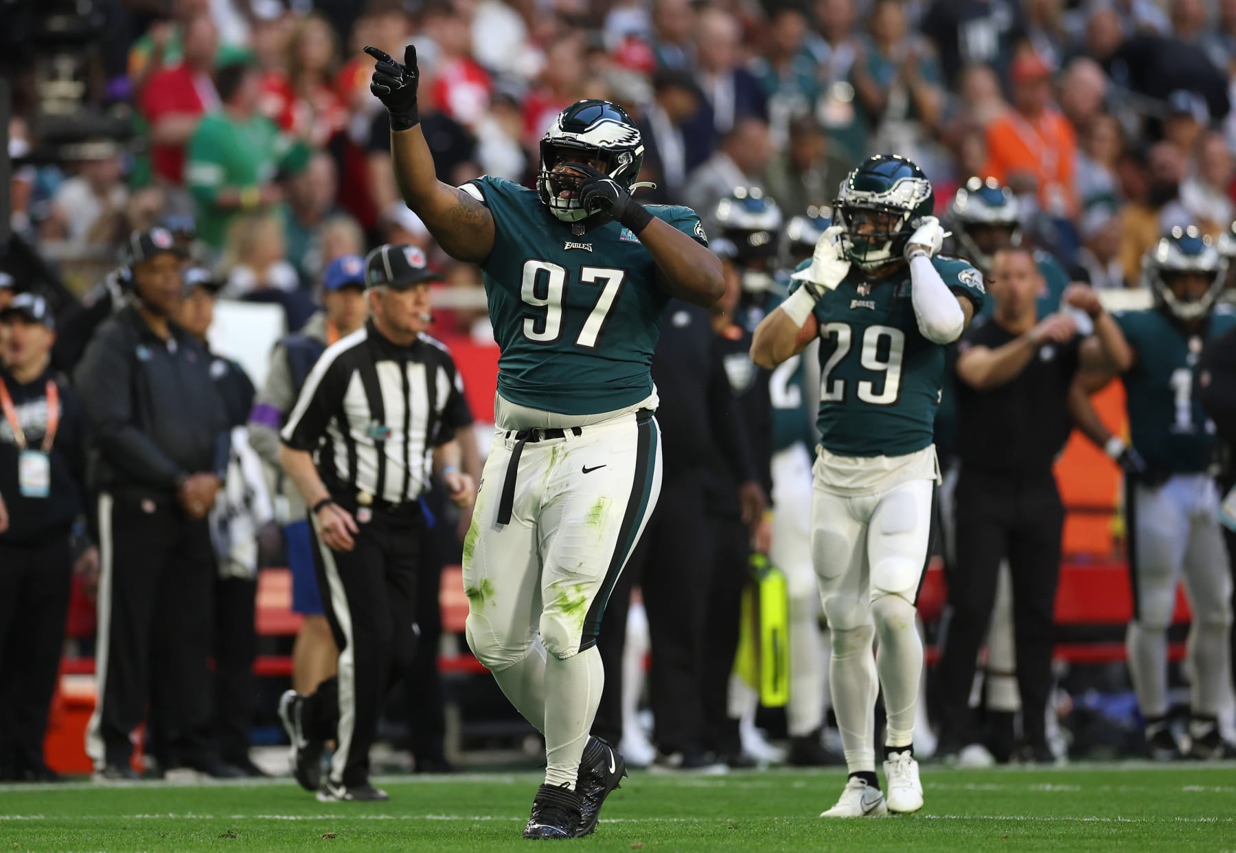 GLENDALE, ARIZONA - FEBRUARY 12: Javon Hargrave #97 of the Philadelphia Eagles reacts after a play against the Kansas City Chiefs during the second quarter in Super Bowl LVII at State Farm Stadium on February 12, 2023 in Glendale, Arizona. (Photo by Christian Petersen/Getty Images)