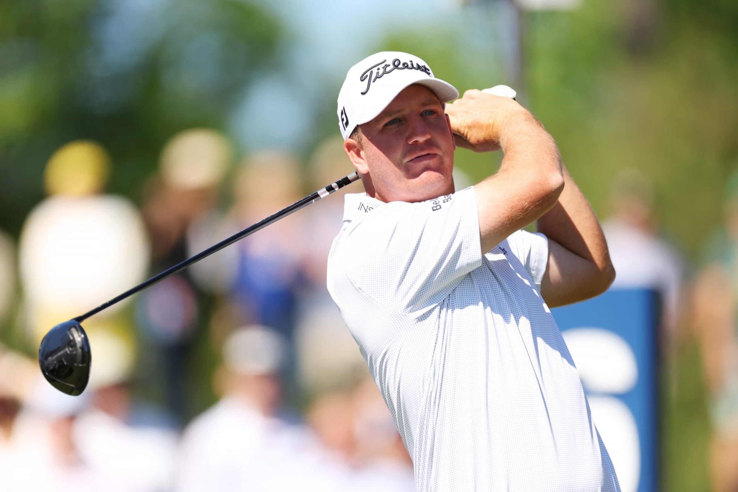 PONTE VEDRA BEACH, FLORIDA - MARCH 11: Tom Hoge of the United States plays his shot from the 16th tee during the third round of THE PLAYERS Championship on THE PLAYERS Stadium Course at TPC Sawgrass on March 11, 2023 in Ponte Vedra Beach, Florida. (Photo by Mike Ehrmann/Getty Images)