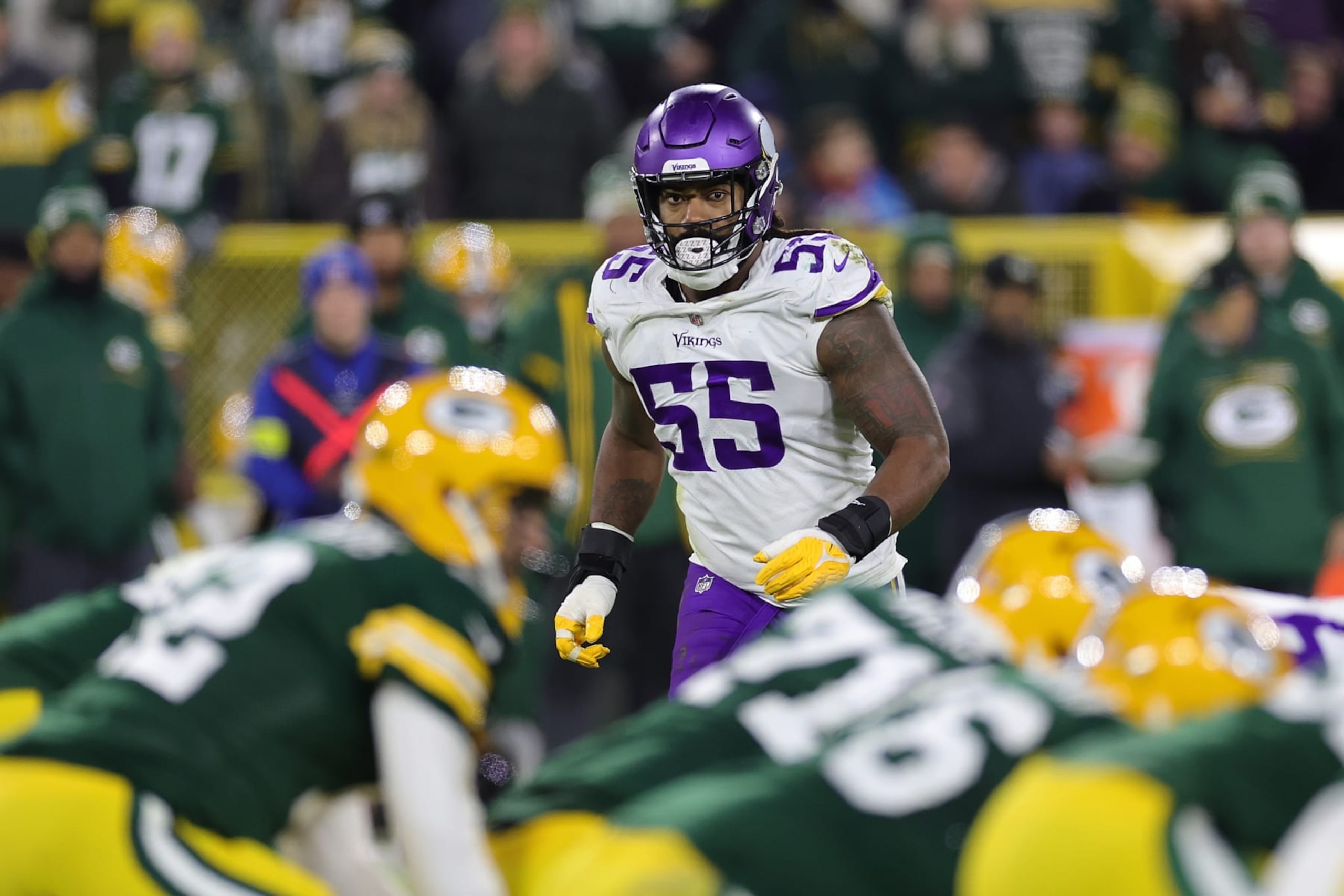 GREEN BAY, WISCONSIN - JANUARY 01: Za'Darius Smith #55 of the Minnesota Vikings anticipates a play during a game against the Green Bay Packers at Lambeau Field on January 01, 2023 in Green Bay, Wisconsin. The Packers defeated the Vikings 41-17. (Photo by Stacy Revere/Getty Images)