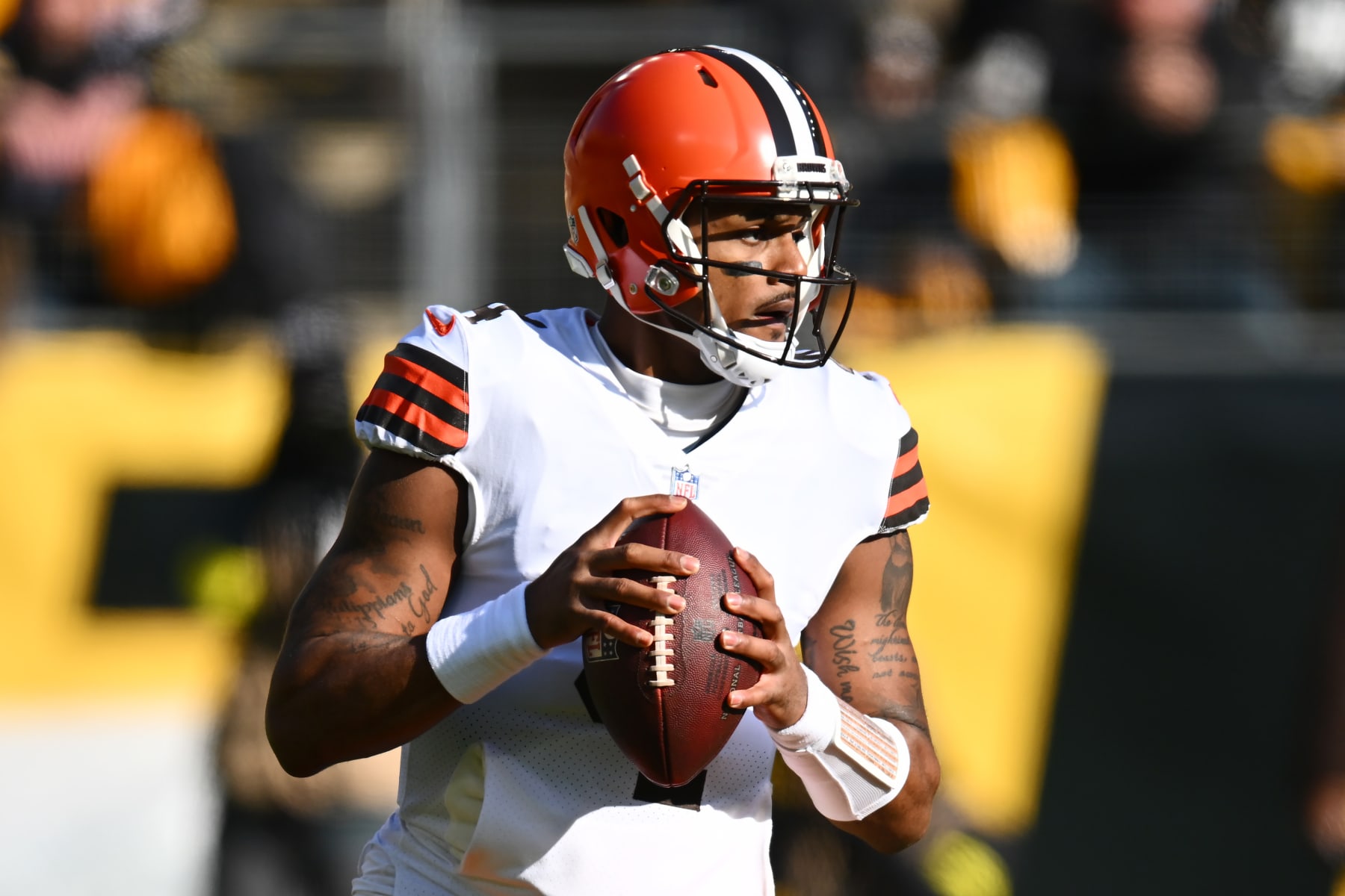 PITTSBURGH, PENNSYLVANIA - JANUARY 08: Deshaun Watson #4 of the Cleveland Browns looks the throw the ball during the game against the Pittsburgh Steelers at Acrisure Stadium on January 08, 2023 in Pittsburgh, Pennsylvania. (Photo by Joe Sargent/Getty Images)