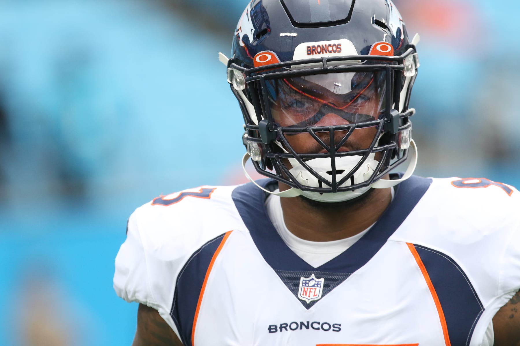 CHARLOTTE, NC - NOVEMBER 27: Denver Broncos defensive end Dre'Mont Jones (93) during an NFL football game between the Denver Broncos and the Carolina Panthers on November 27, 2022, at Bank of America Stadium in Charlotte, N.C. (Photo by John Byrum/Icon Sportswire via Getty Images)
