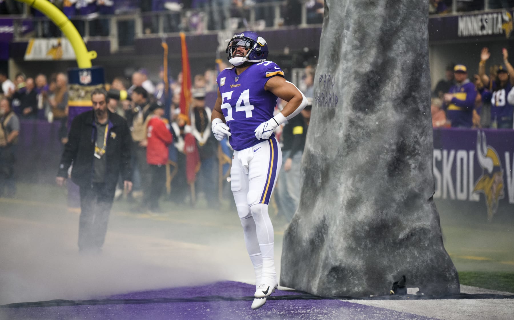 MINNEAPOLIS, MN - NOVEMBER 20: Eric Kendricks #54 of the Minnesota Vikings takes the field during player introductions before the game against the Dallas Cowboys at U.S. Bank Stadium on November 20, 2022 in Minneapolis, Minnesota. (Photo by Stephen Maturen/Getty Images)