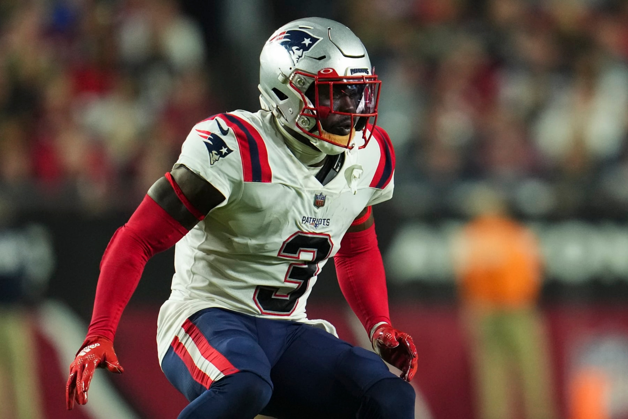 GLENDALE, AZ - DECEMBER 12: Jabrill Peppers #3 of the New England Patriots defends against the Arizona Cardinals at State Farm Stadium on December 12, 2022 in Glendale, Arizona. (Photo by Cooper Neill/Getty Images)