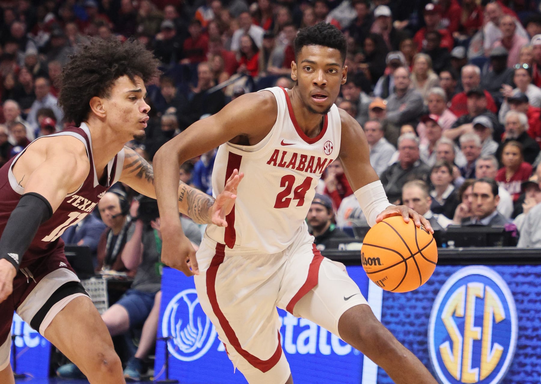 NASHVILLE, TENNESSEE - MARCH 12: Brandon Miller #24 of the Alabama Crimson Tide against Texas A&M Aggies during the 2023 SEC Basketball Tournament final on March 12, 2023 in Nashville, Tennessee. (Photo by Andy Lyons/Getty Images)