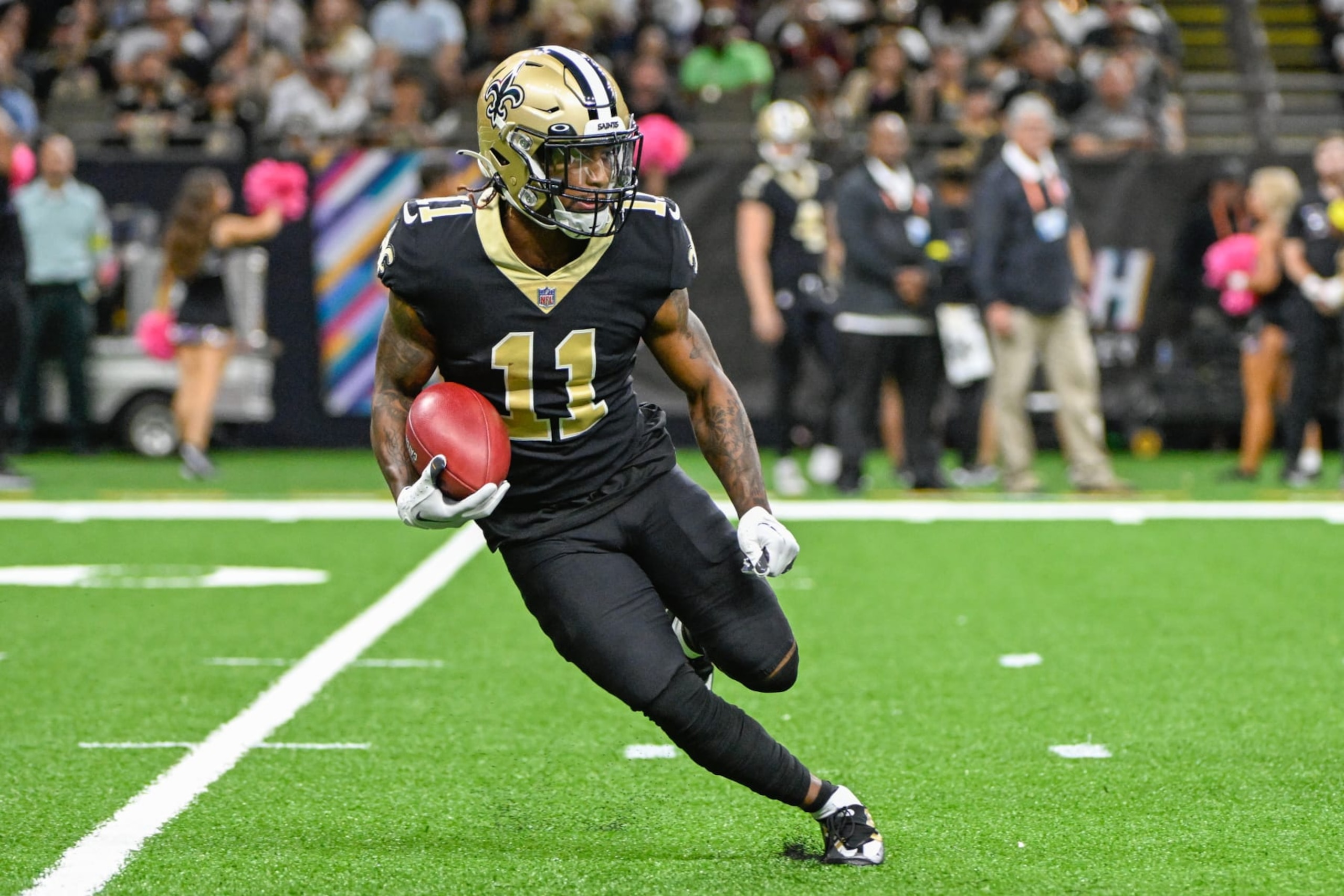 NEW ORLEANS, LA - OCTOBER 09: New Orleans Saints wide receiver Deonte Harty (11) returns a kickoff during the football game between the Seattle Seahawks and New Orleans Saints at Caesars Superdome on October 9, 2022 in New Orleans, LA. (Photo by Ken Murray/Icon Sportswire via Getty Images)
