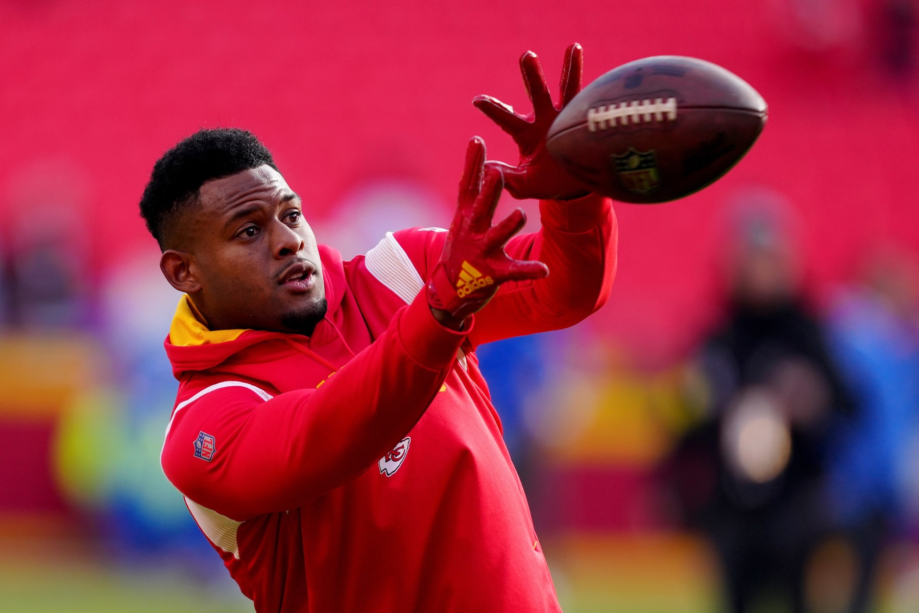 KANSAS CITY, MISSOURI - NOVEMBER 27: JuJu Smith-Schuster #9 of the Kansas City Chiefs warms up before a game against the Los Angeles Rams at Arrowhead Stadium on November 27, 2022 in Kansas City, Missouri. (Photo by Jason Hanna/Getty Images)