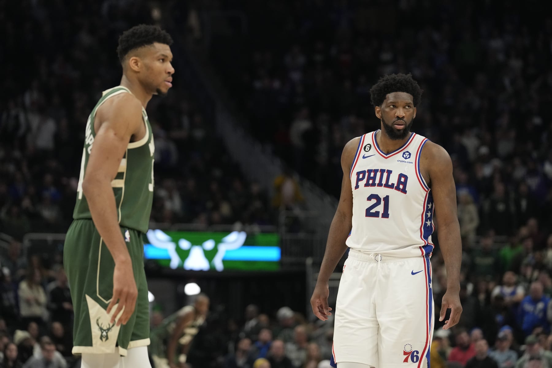 (L-R) Giannis Antetokounmpo and Joel Embiid
