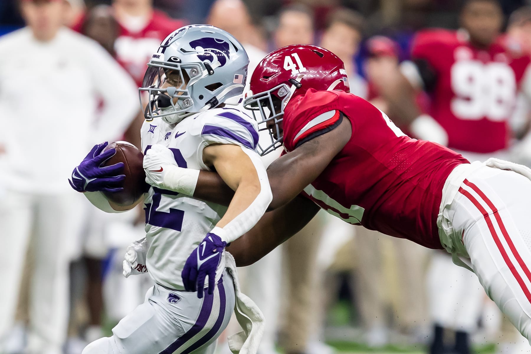 NEW ORLEANS, LA - DECEMBER 31:  Alabama linebacker Chris Braswell (41) brings down Kansas State running back Deuce Vaughn (22) from behind during the All State Sugar Bowl game between the Alabama Crimson Tide and the Kansas State Wildcats on Saturday, December 31, 2022 at Caesars Superdome in New Orleans, LA.  (Photo by Nick Tre. Smith/Icon Sportswire via Getty Images)