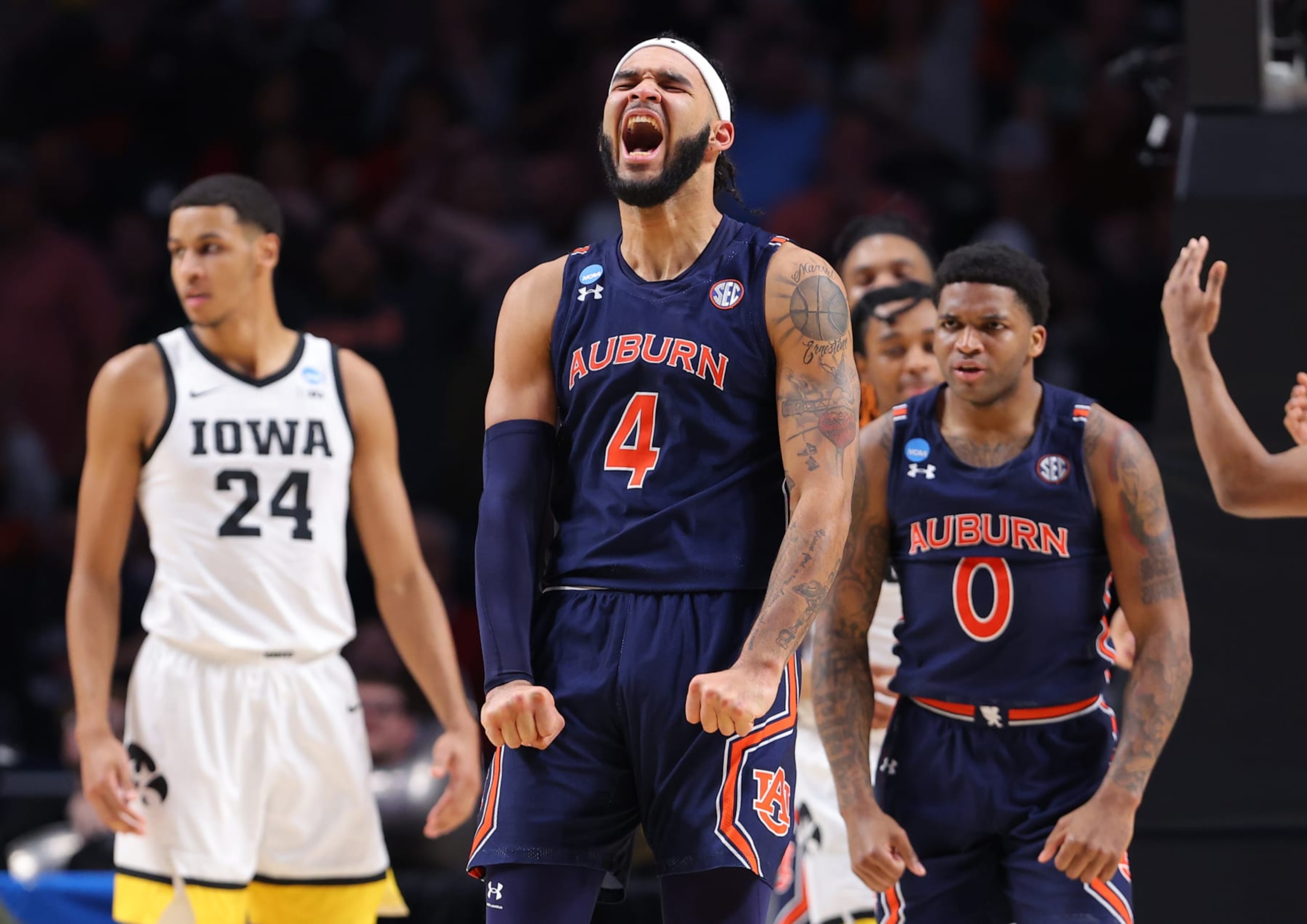 Auburn's Johni Broome and Wendell Green Jr.