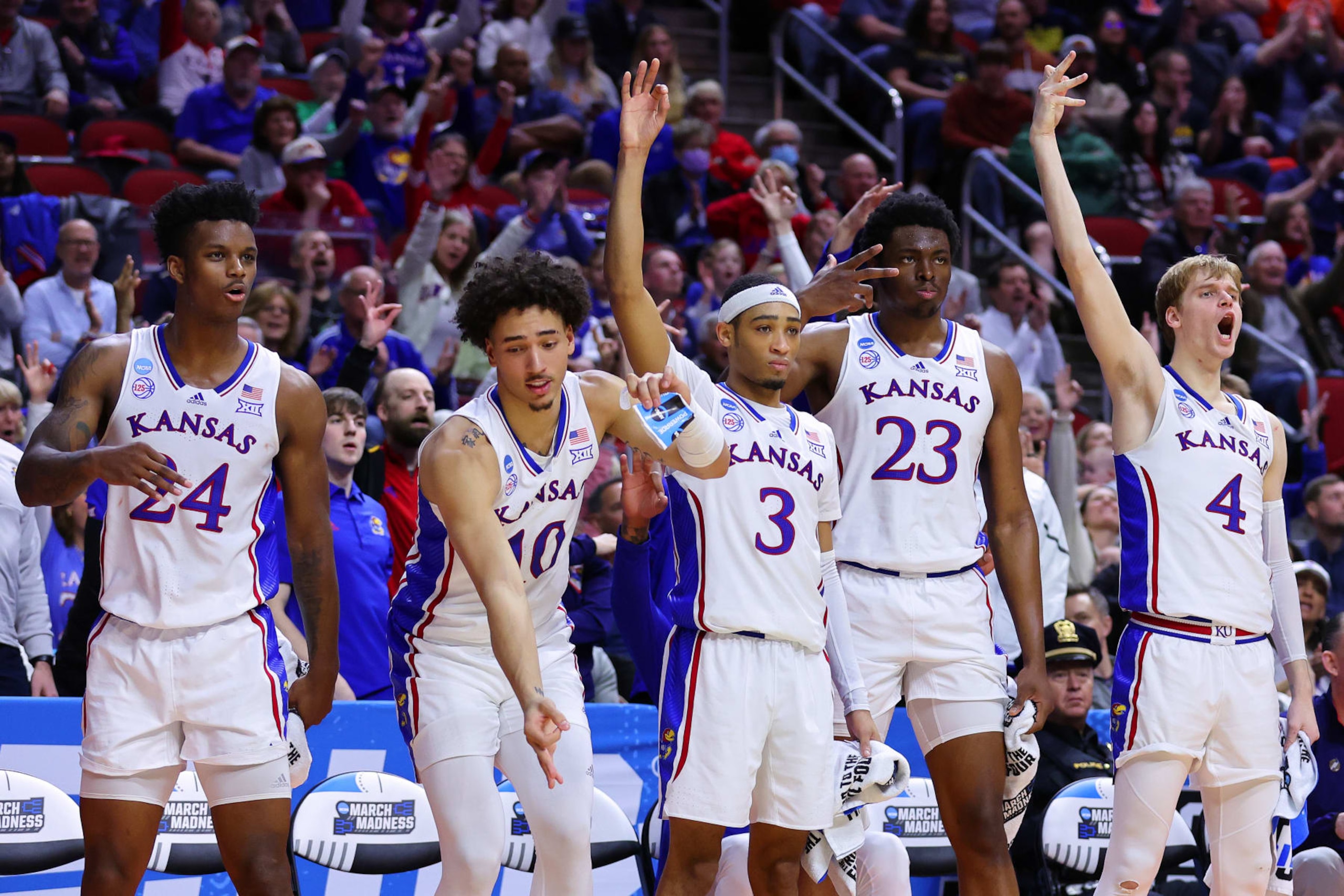 DES MOINES, IOWA - MARCH 16: Players of Kansas Jayhawks celebrate against the Howard Bison during the second half in the first round of the NCAA Men's Basketball Tournament at Wells Fargo Arena on March 16, 2023 in Des Moines, Iowa. (Photo by Michael Reaves/Getty Images) DES MOINES, IOWA - MARCH 16: Players of Kansas Jayhawks celebrate against the Howard Bison during the second half in the first round of the NCAA Men's Basketball Tournament at Wells Fargo Arena on March 16, 2023 in Des Moines, Iowa. (Photo by Michael Reaves/Getty Images)
